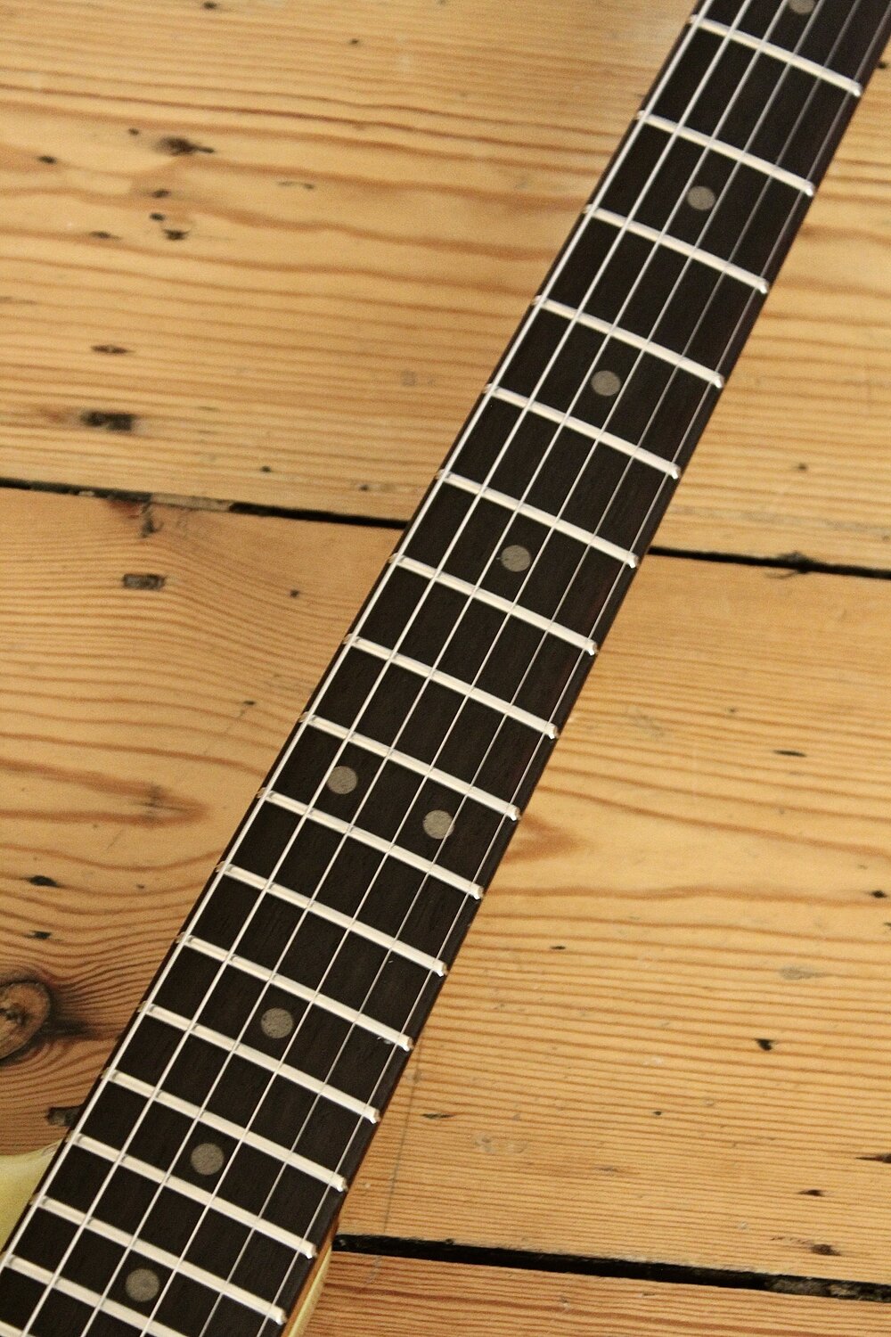 MB Guitars Double Cut 115