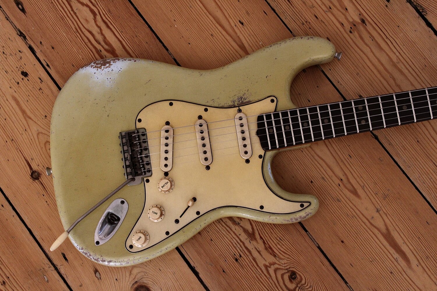 MB Guitars Double Cut 118