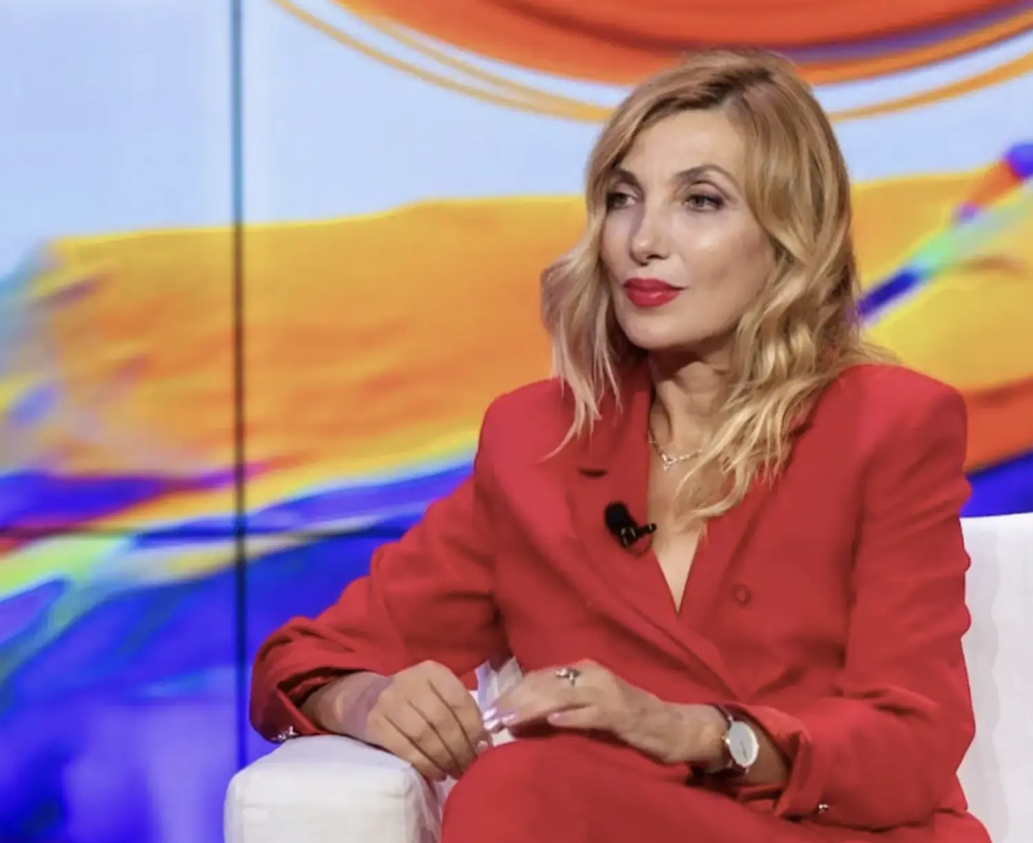 Mimoza Ahmeti - L'aproximació
