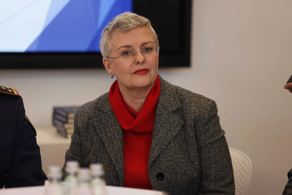 Sessió de lectura amb Emira Shkurti d'UNICEF