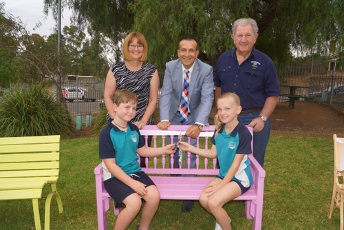 Students Owen and Maddison cut the ribbon to officially launch the buddy benches while Mayor Karen Redman, Local MP Tony Piccolo and Chris Rehn from Willo’s Men’s Shed (who co-ordinated the project for the Men’s Shed) look on.