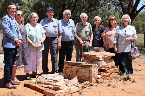 Tony Piccolo MP (far left) with members for the restoration group (from left) Helen Hennessy; Marion Zerk; Des Zerk; Jeff Pickett; Ian Schomburgk; Dr Pauline Payne; Kris Best and Sharon Mansell. The Restoration Group are in the process of establishing a “Friends of Buchsfelde Cemetery” Facebook Page.