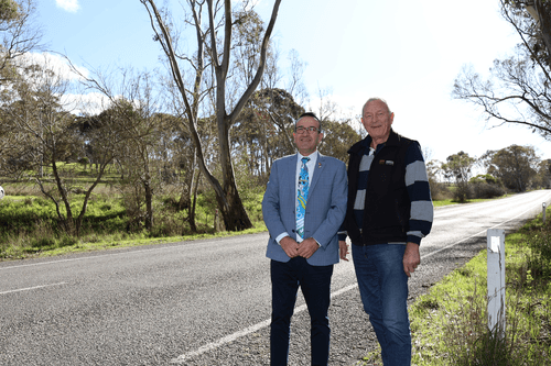 Tony Piccolo MP with Barossa Mayor Bim Lange along Williamstown Road (near the Needles/Winkley Road intersection) Williamstown.