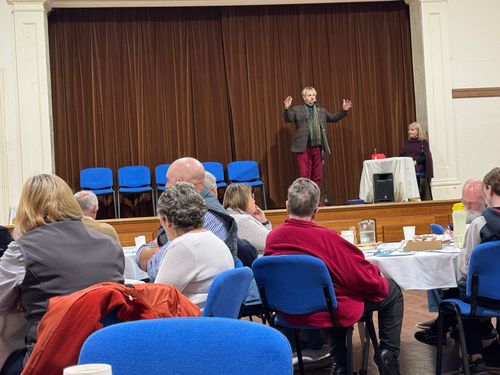 Clare and Gilbert Valleys Mayor Aughey addressing the Peak Bodies.