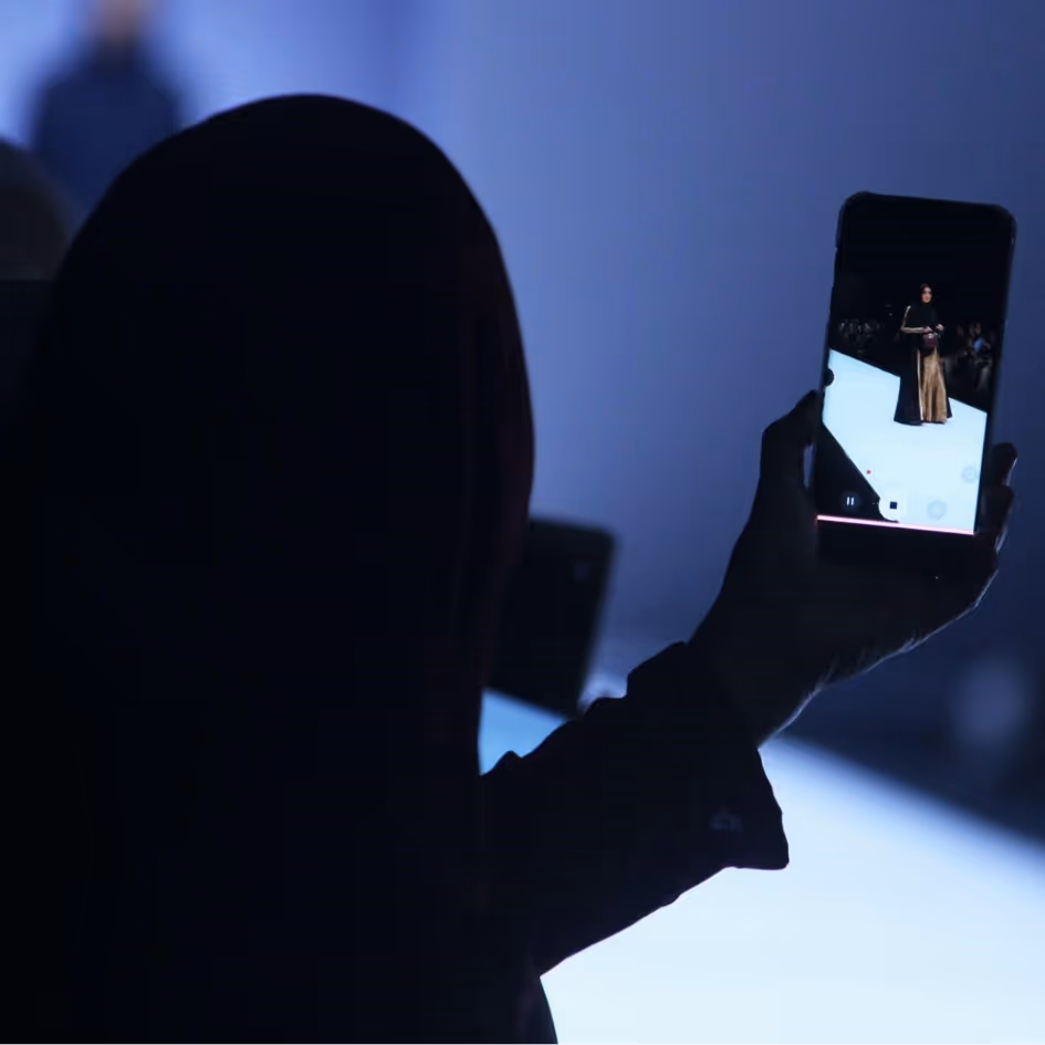 8 Ways a B2B Fashion Marketplace Solves Wholesale Scaling Challenges