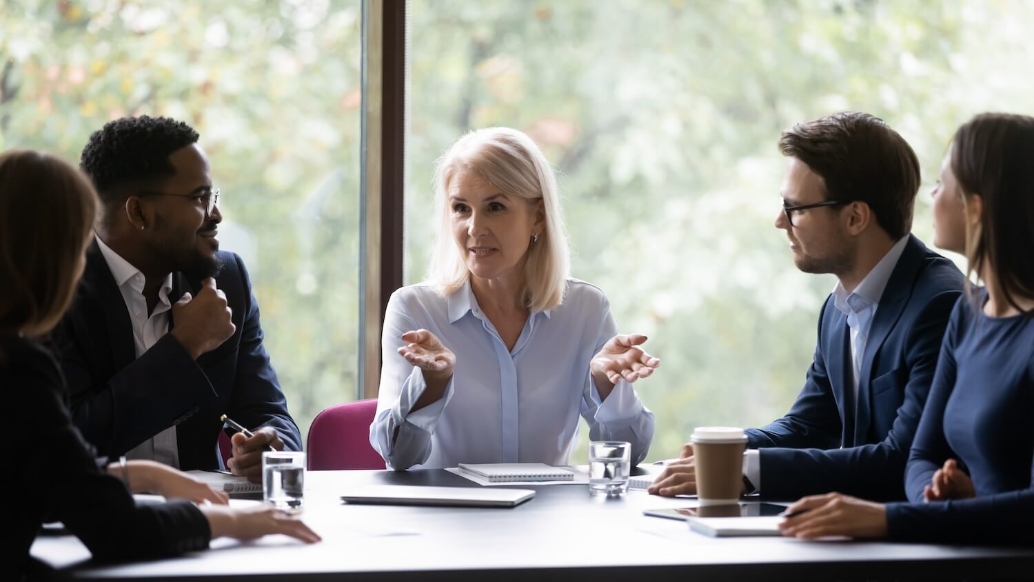 Management-Coaching skalierbar einführen: Leitfaden für HR-Teams