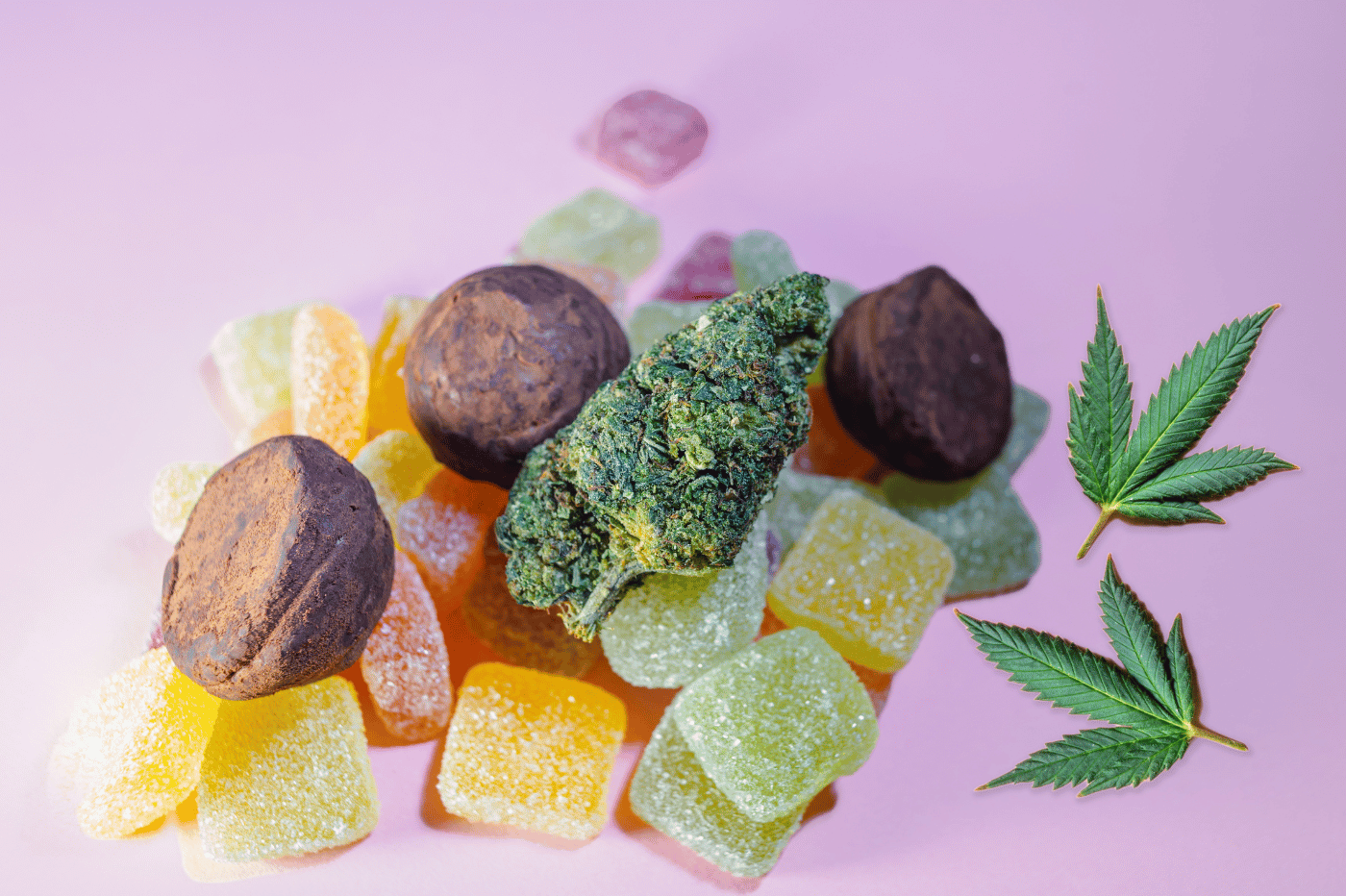 Gummies au CBD avec une bud au centre