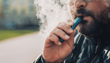 Vapen Pen dans la bouche