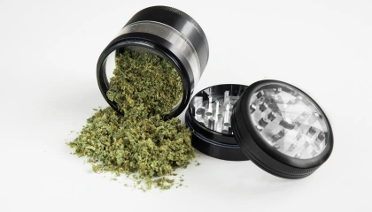 Trim CBD dans un grinder