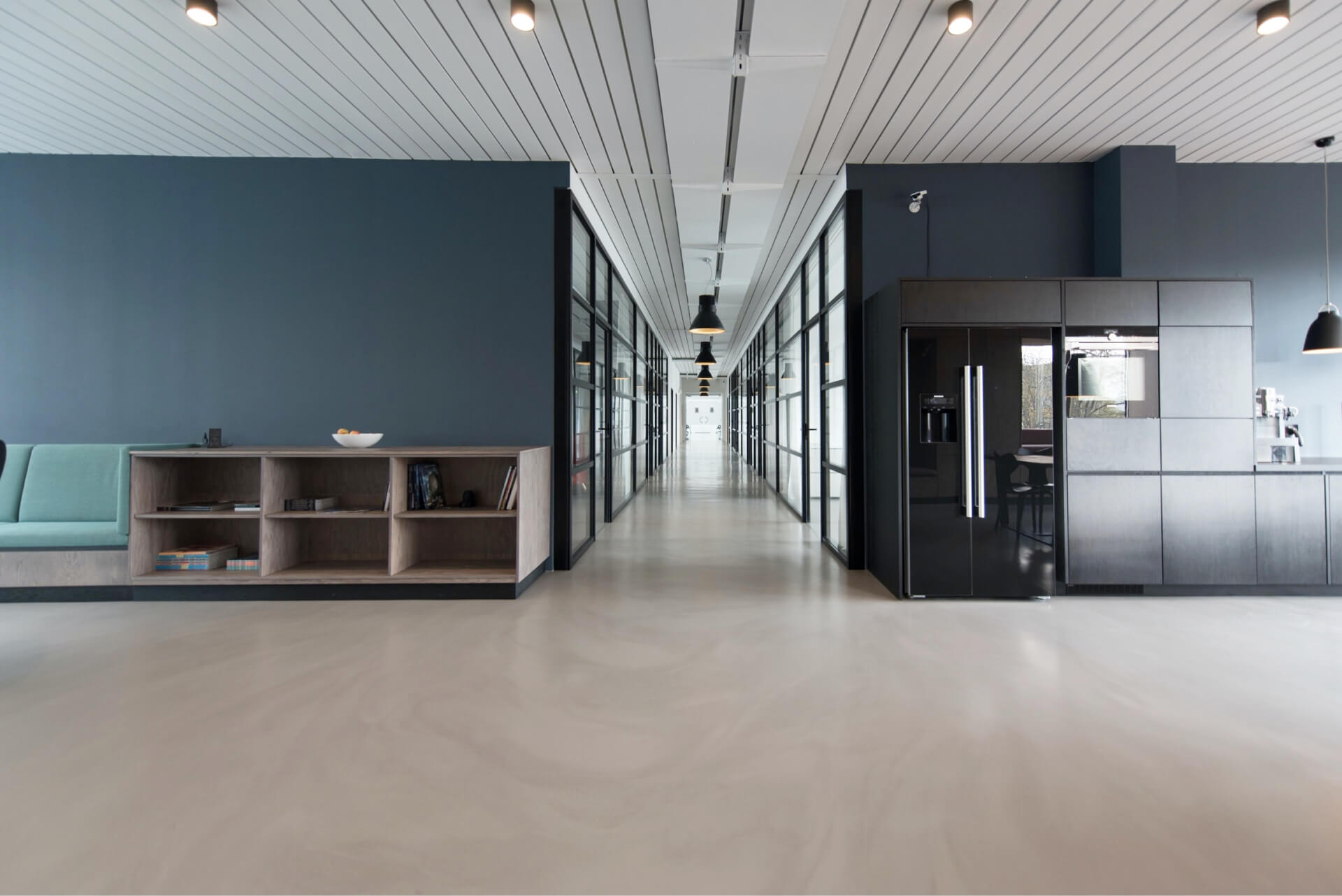 Rental business building