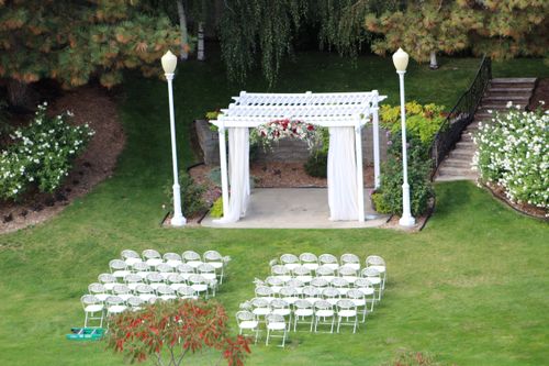 Rocky Reach Discovery Center pergola and gardens