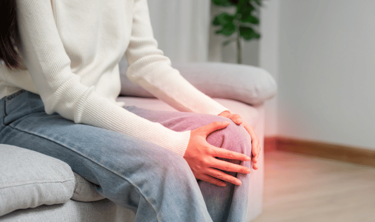 Dolor de rodilla al caminar o flexionar: causas y cómo aliviarlo
