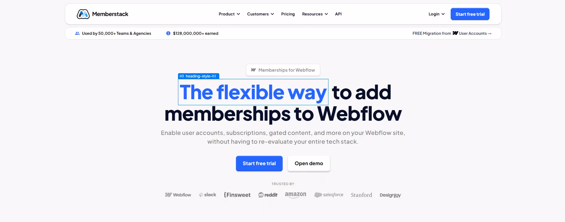 Page d’accueil de Memberstack montrant le slogan “The flexible way to add memberships to Webflow”, avec boutons d’essai gratuit et logos de partenaires.