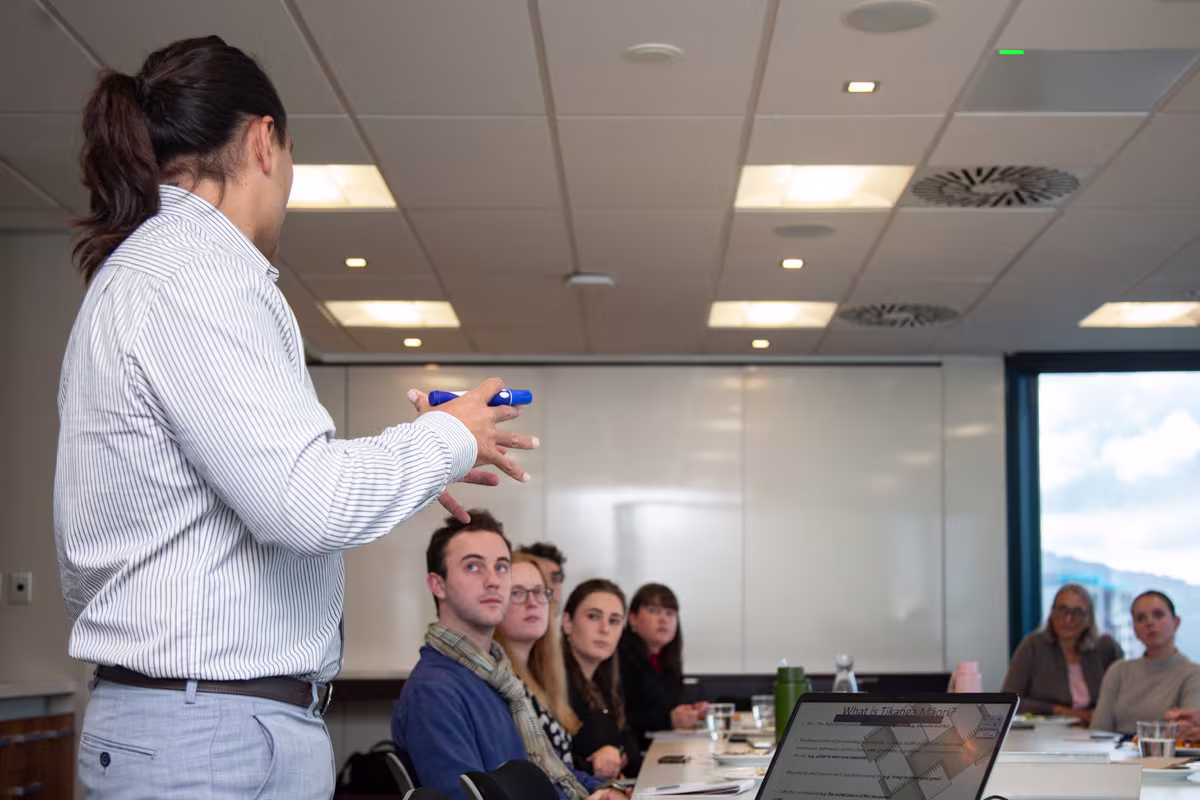 Engaging-Well - leading toward cultural intelligence in order to engage effectively with Māori. Engaging-Well services, Te Tiriti O Waitangi, Cultural Competence, Te Reo Māori and Tikanga Māori, Mentoring & Advice and Māori Performing Arts.