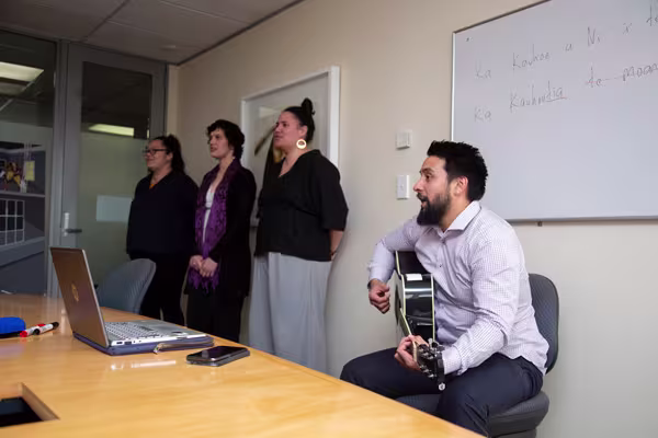 Engaging-Well - leading toward cultural intelligence in order to engage effectively with Māori. Engaging-Well services, Te Tiriti O Waitangi, Cultural Competence, Te Reo Māori and Tikanga Māori, Mentoring & Advice and Māori Performing Arts.