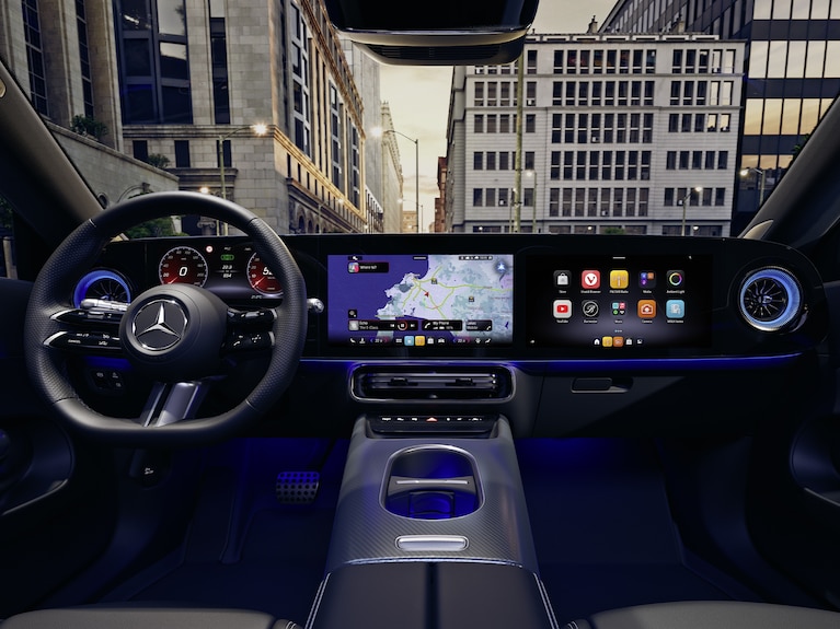 The new cockpit with MBUX Superscreen in the brand new CLA Shooting Brake.