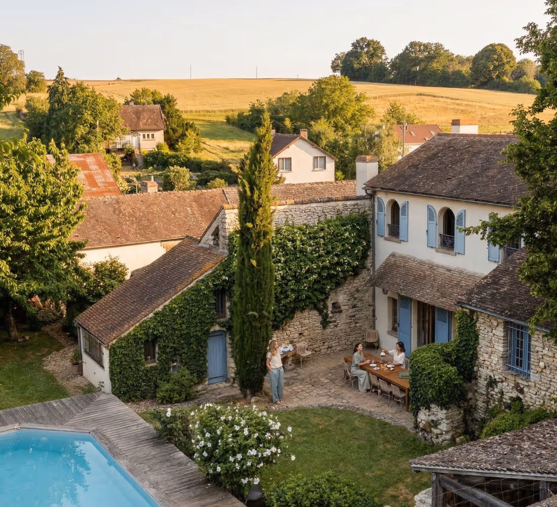 yoga retreat France, yoga retreat Provence, Pilates retreat southern France, Mas des Écoliers Châteaurenard Avignon, La Maison Yoga Pilates bilingual weekend