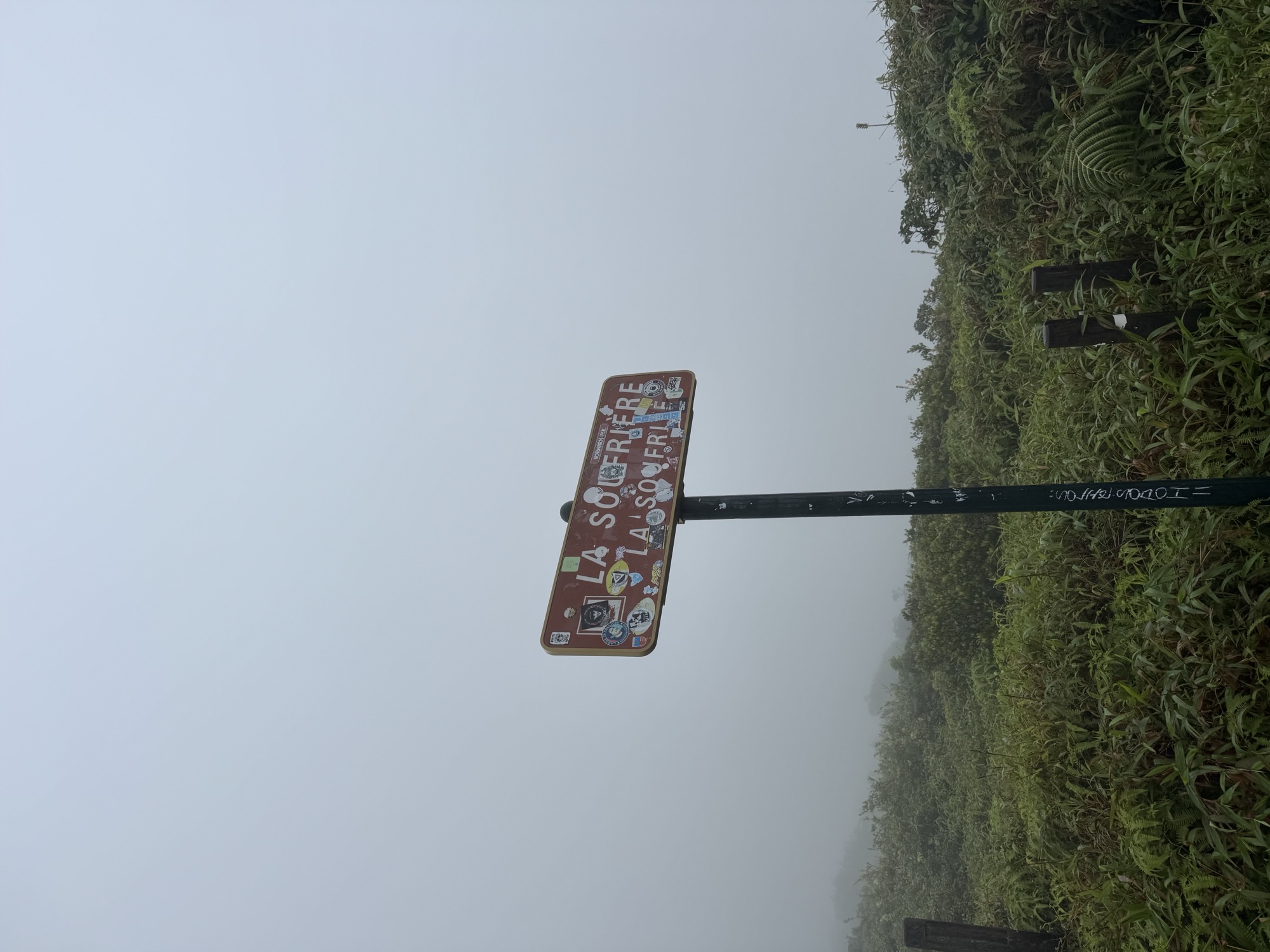 Randonnée La Soufrière activités Guadeloupe volcan