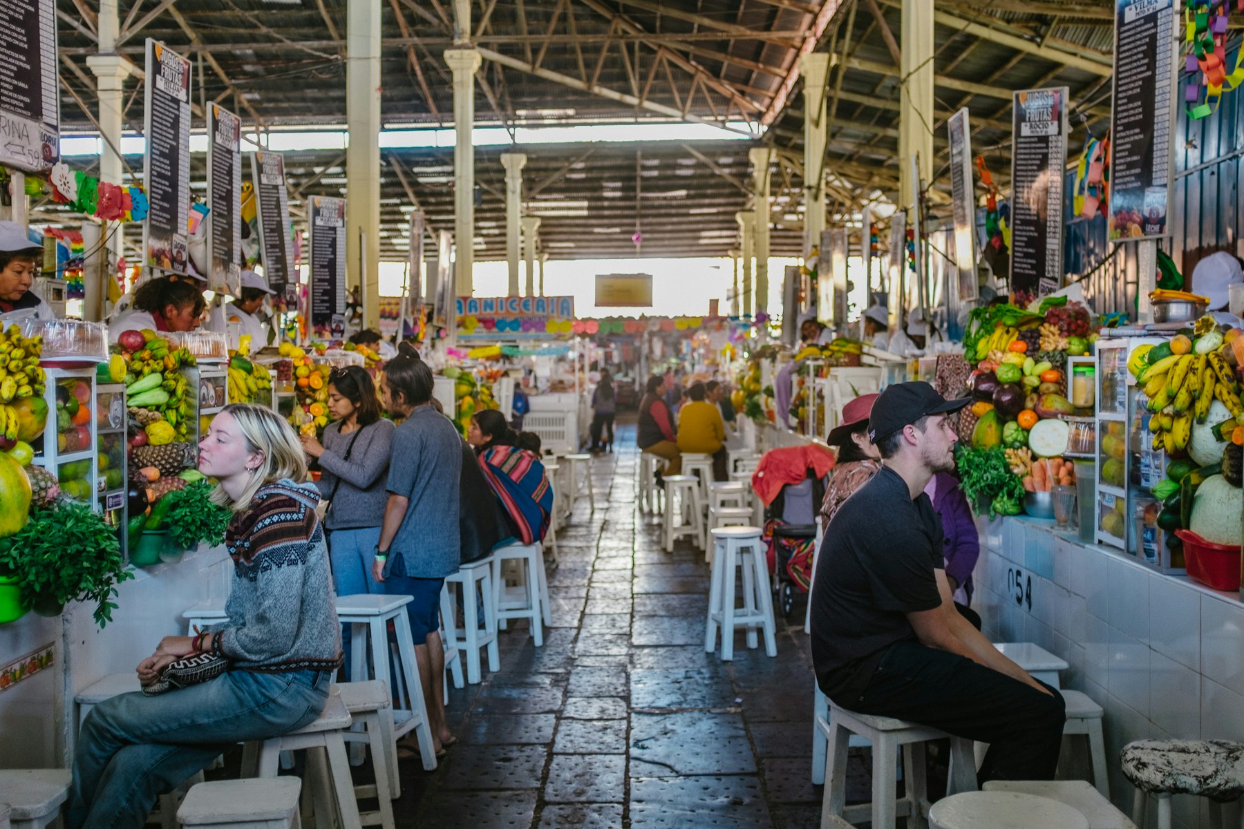 Étals de marché à Cusco, guide commencer par le marché, Travel Differently