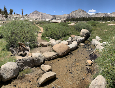 Hiking in Cottonwood Lakes