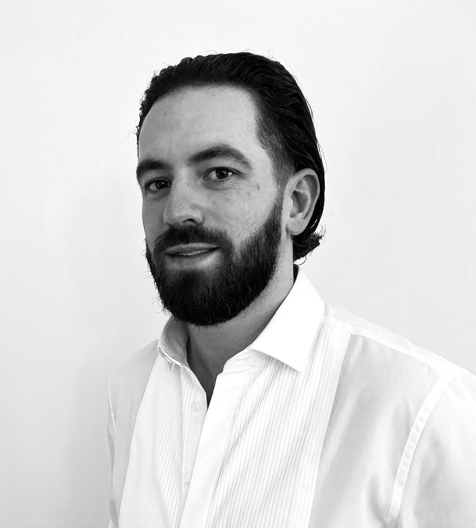 Elliott Halliwell