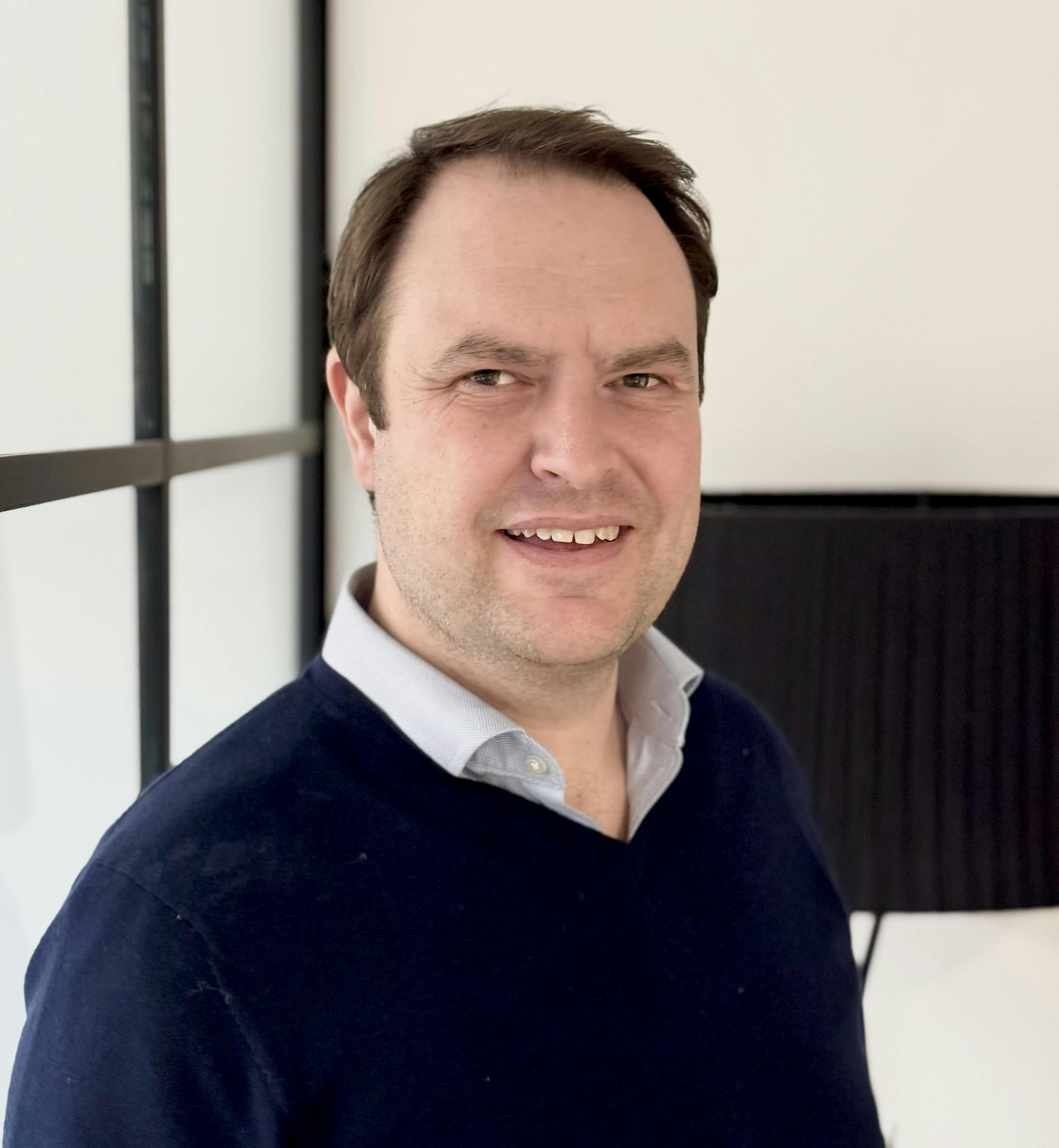 Oliver Thompson