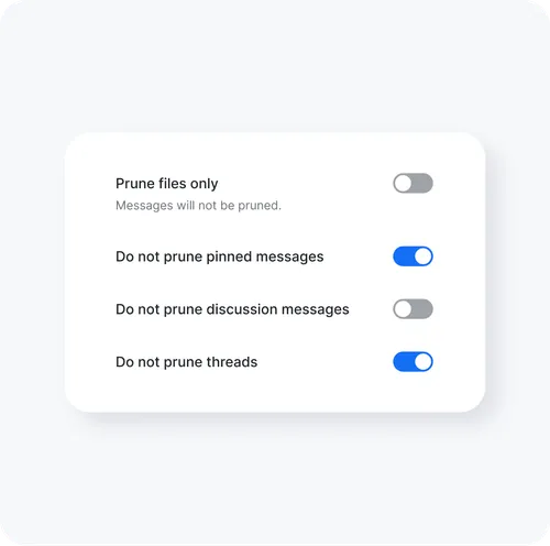 Einstellungsfenster mit vier Optionen zum Bereinigen und Umschaltern, das anzeigt, dass die Option „Dateien bereinigen“ deaktiviert ist, „Angeheftete Nachrichten und Threads nicht bereinigen“ aktiviert ist und „Diskussionsnachrichten nicht bereinigen“ deaktiviert ist.