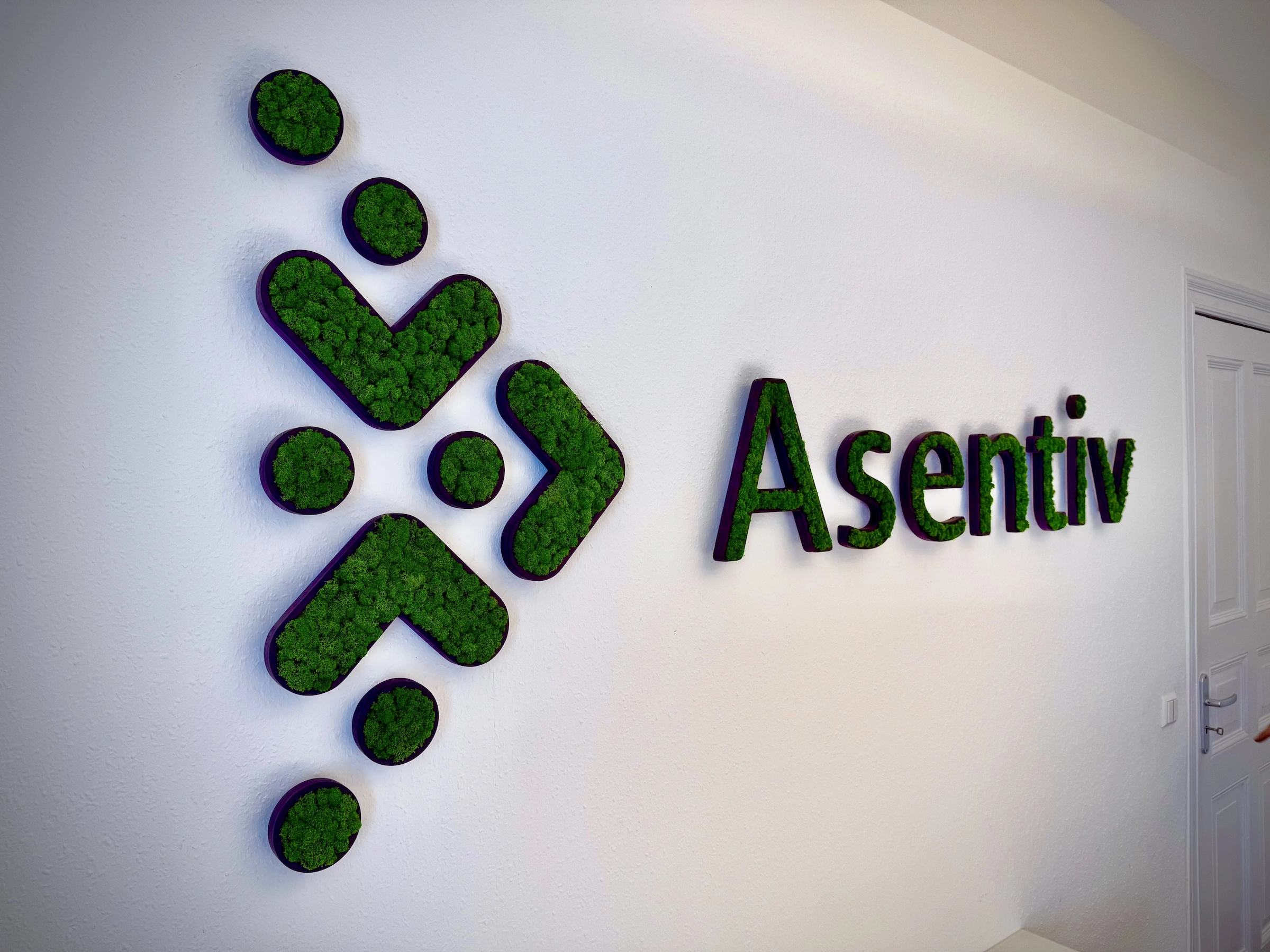 Islandmoss Logo at Asentive Headquarter
