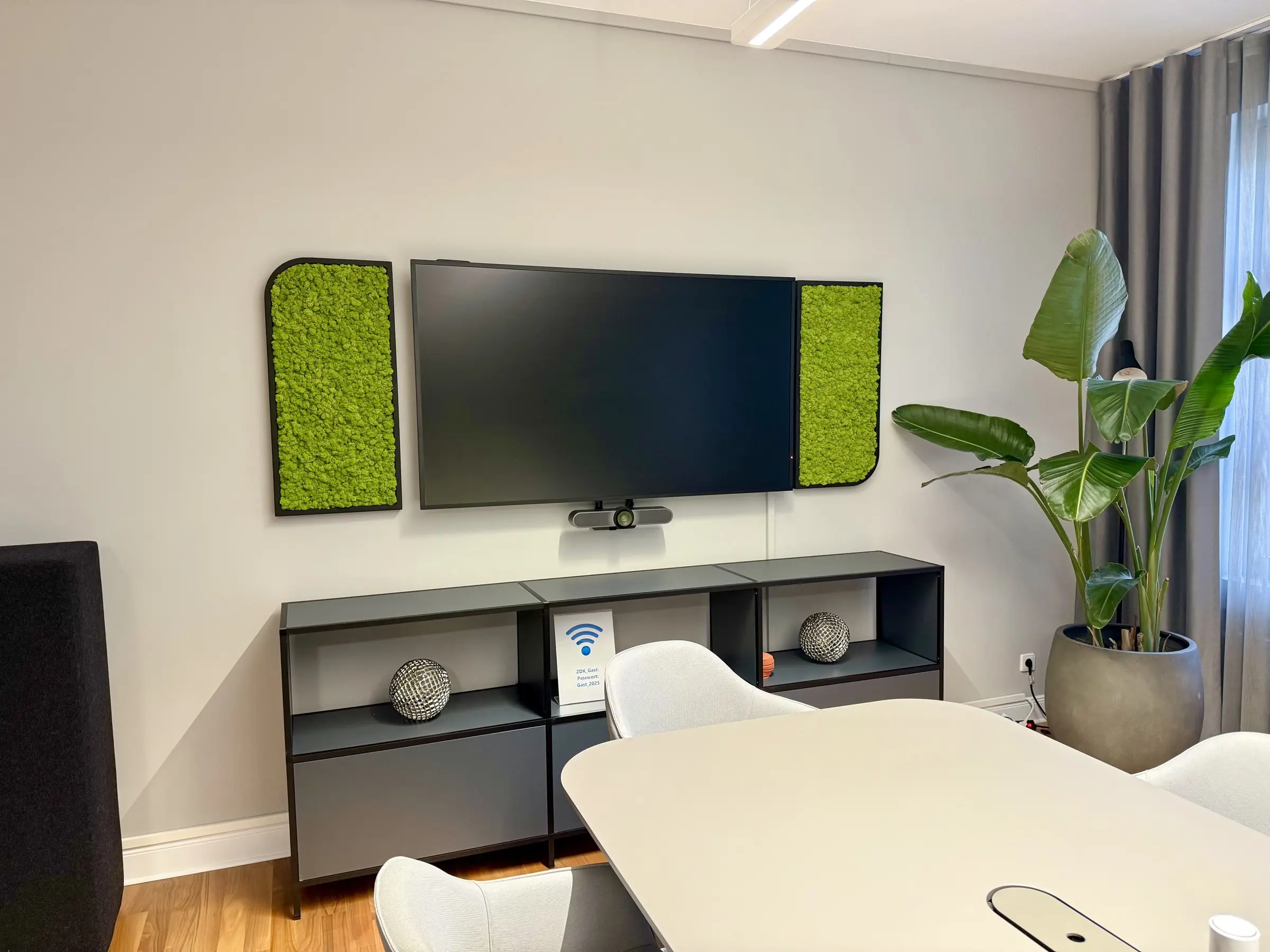 Custom Frame Filled with Islandmoss in the Conference Room at the Zentralverband Deutsches Kraftfahrzeuggewerbe