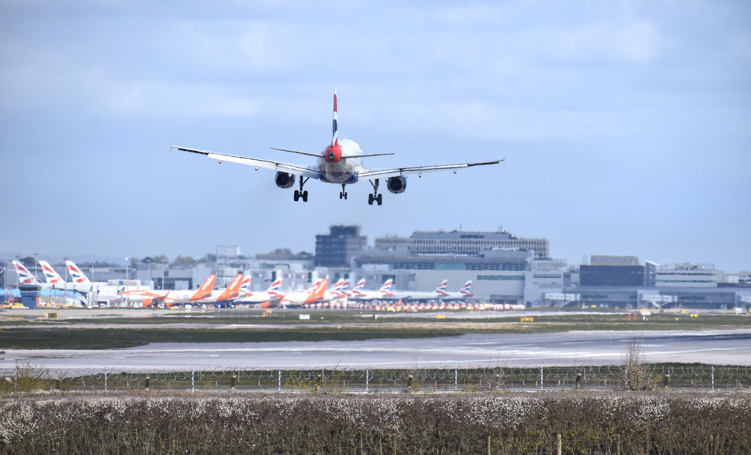 Gatwick Airport plan landing.