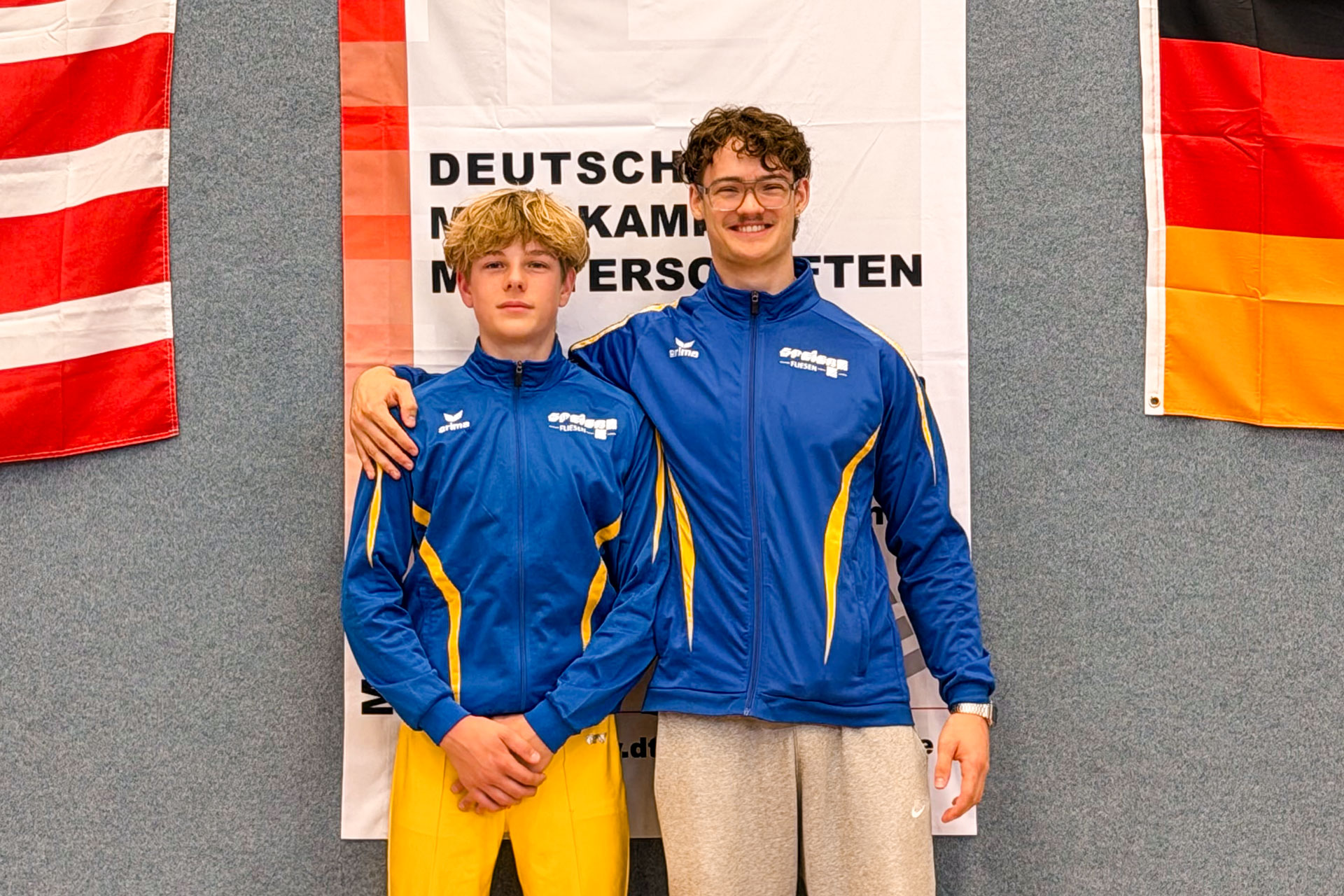 Der Sechstplatzierte Arthur Wiegend vom TSV Odenhausen mit Betreuer Noah Büttner.