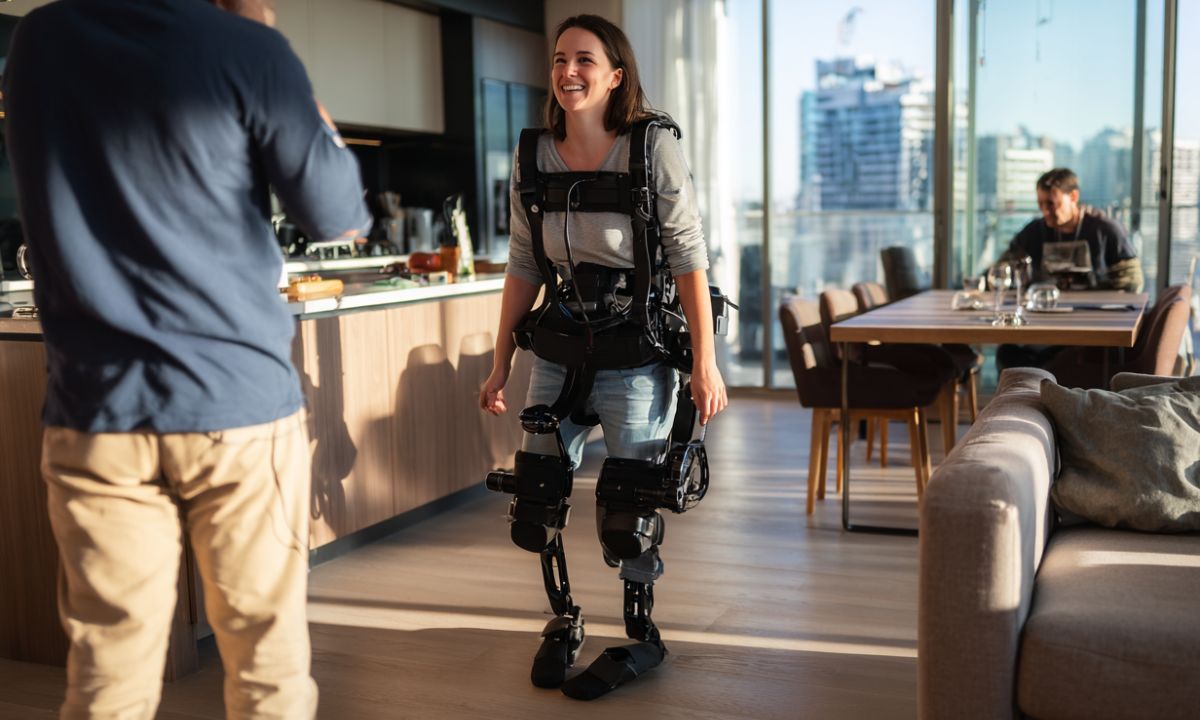 au woman using a digital accessibility solution