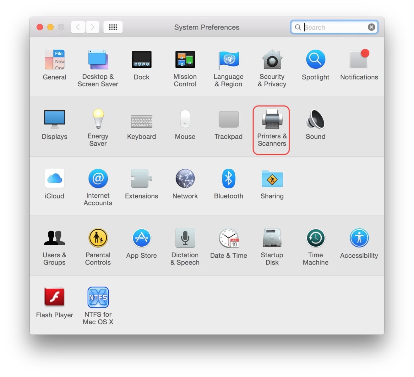 Vào System Preferences -> chọn Printers and Scanner