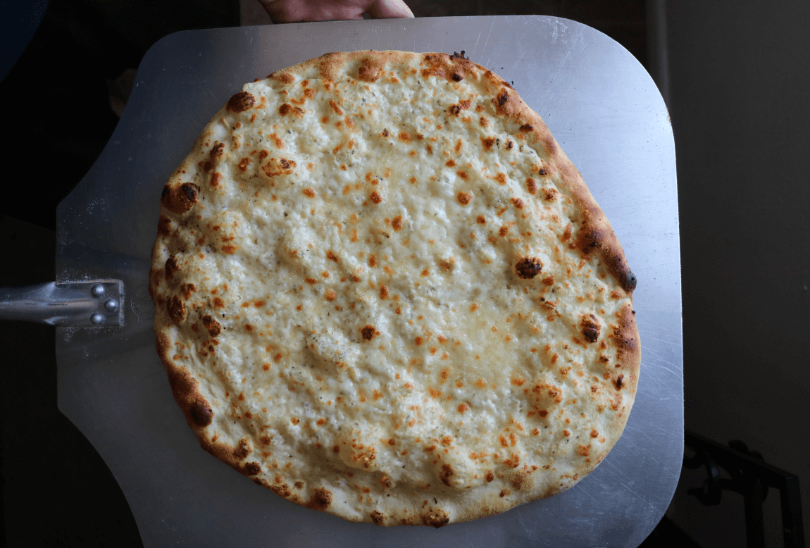 A white pizza