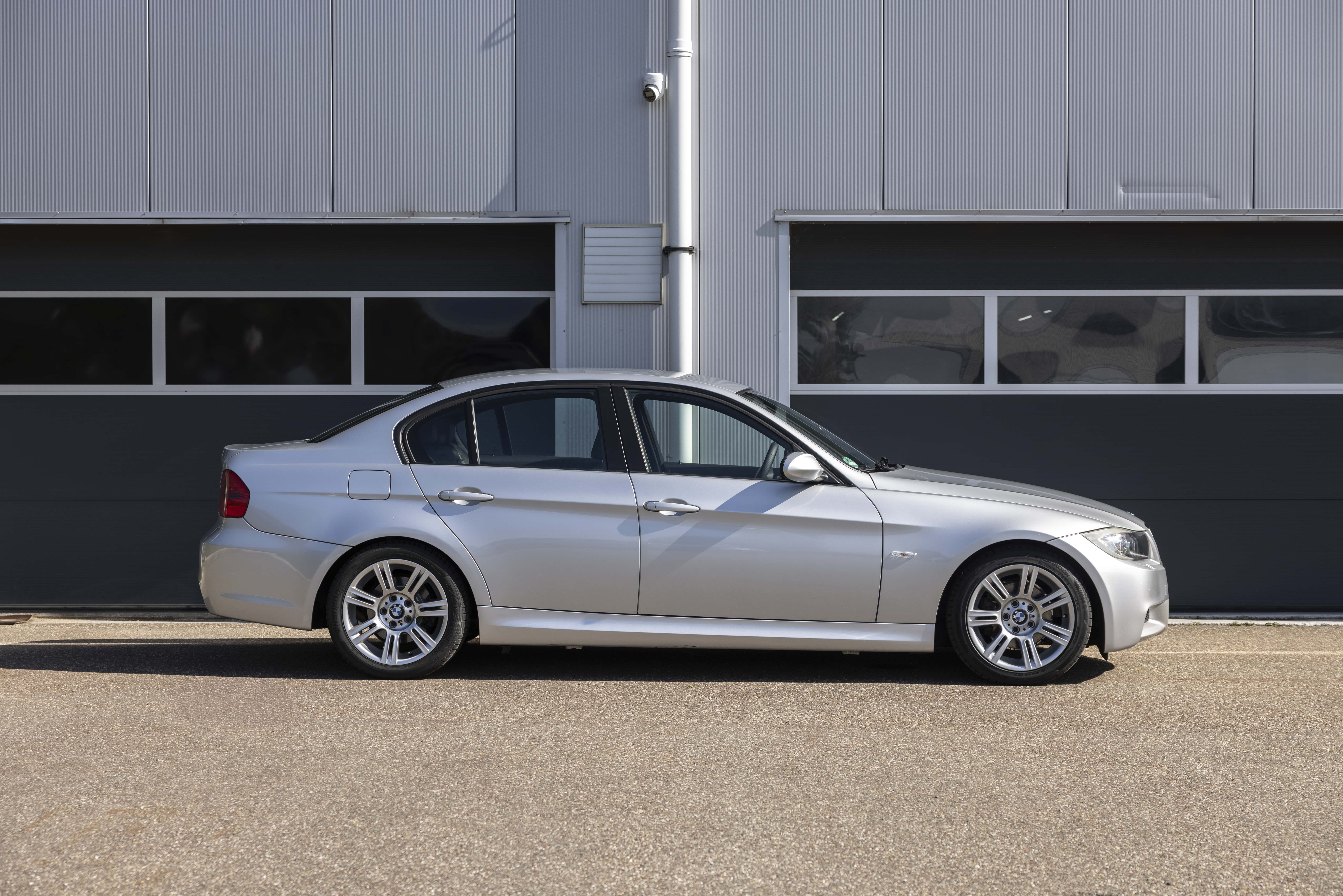 BMW 325i M sport E90 Titansilber