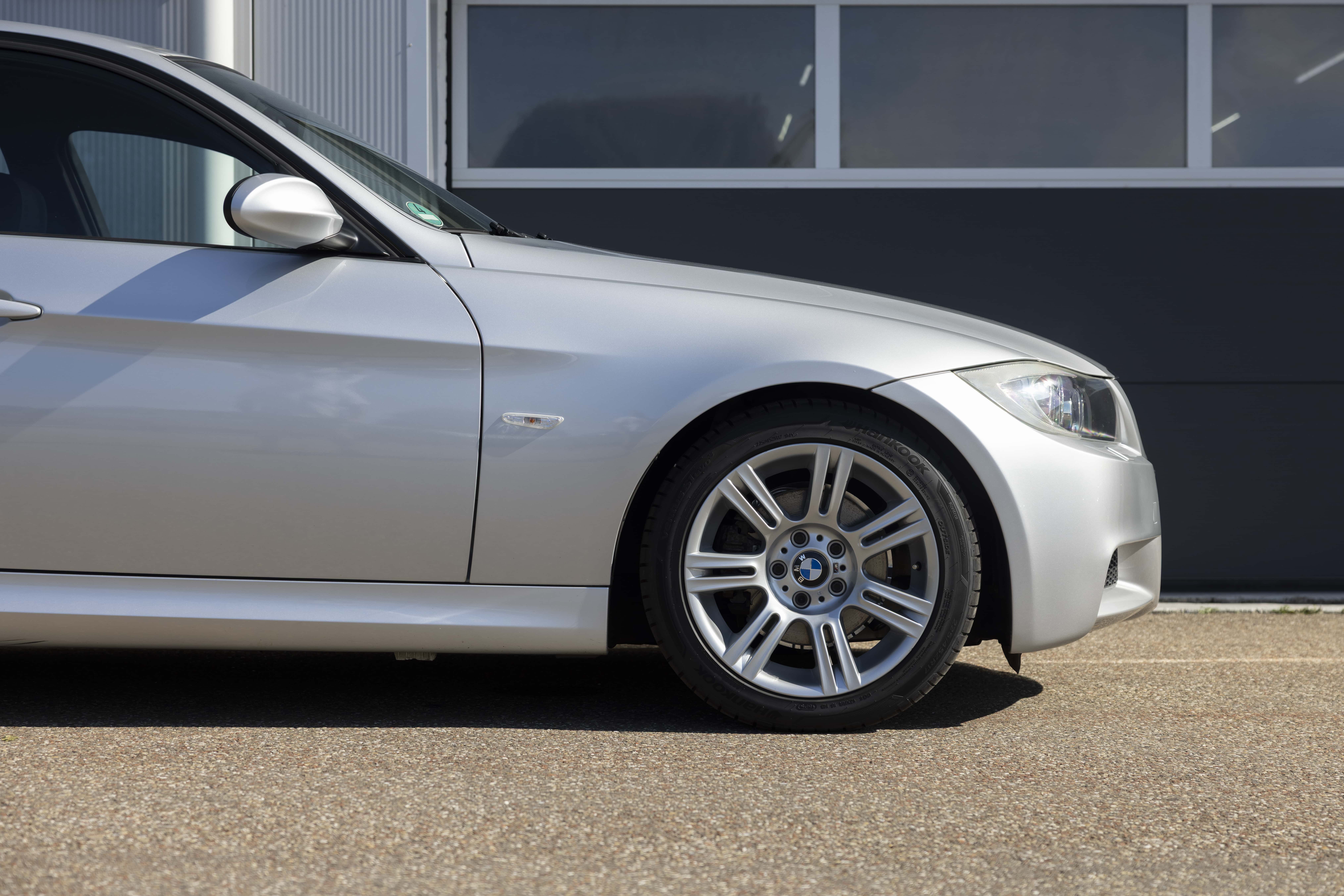 BMW 325i M sport E90 Titansilber