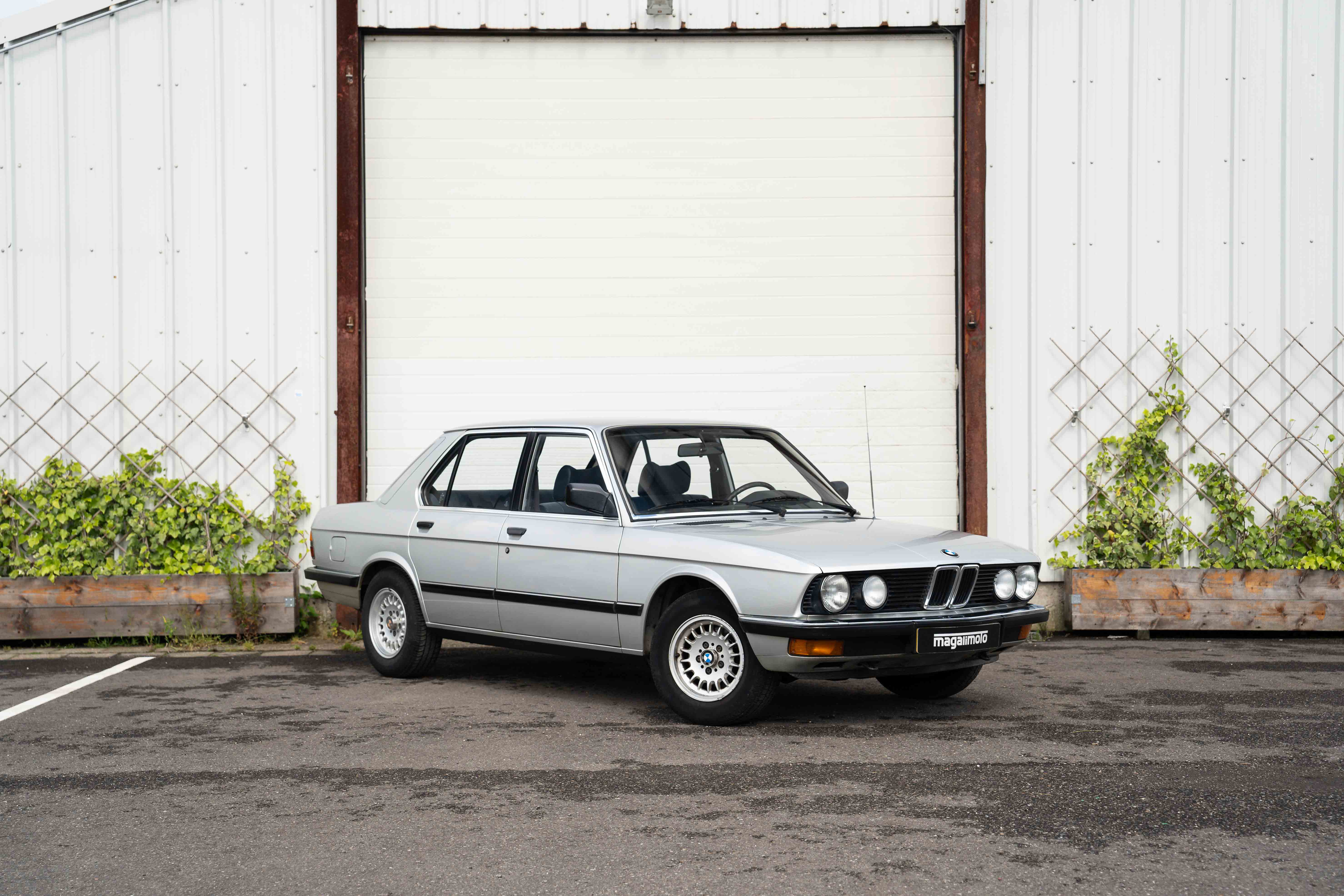 BMW E28 520i