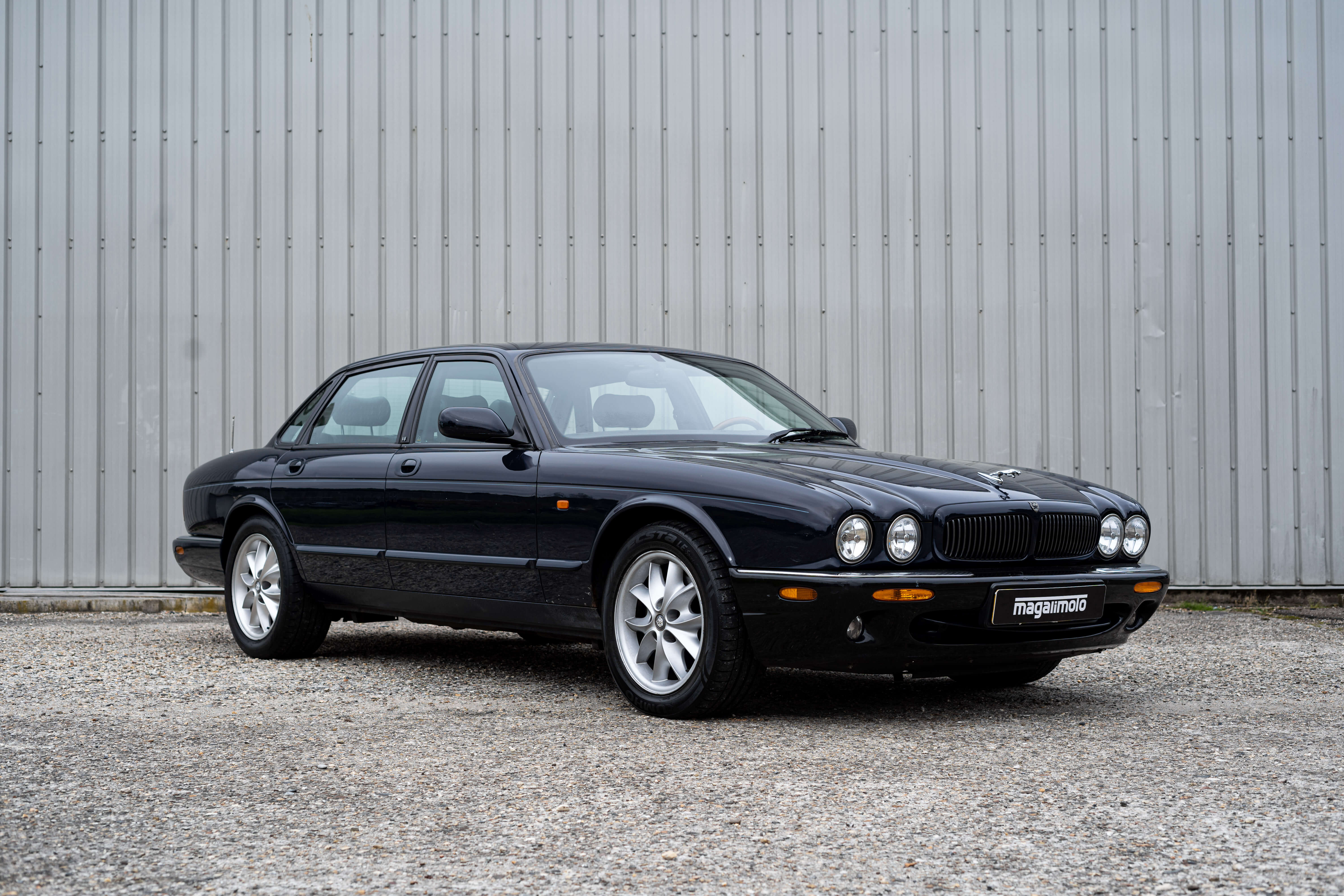 Jaguar X308 - 3.2L V8