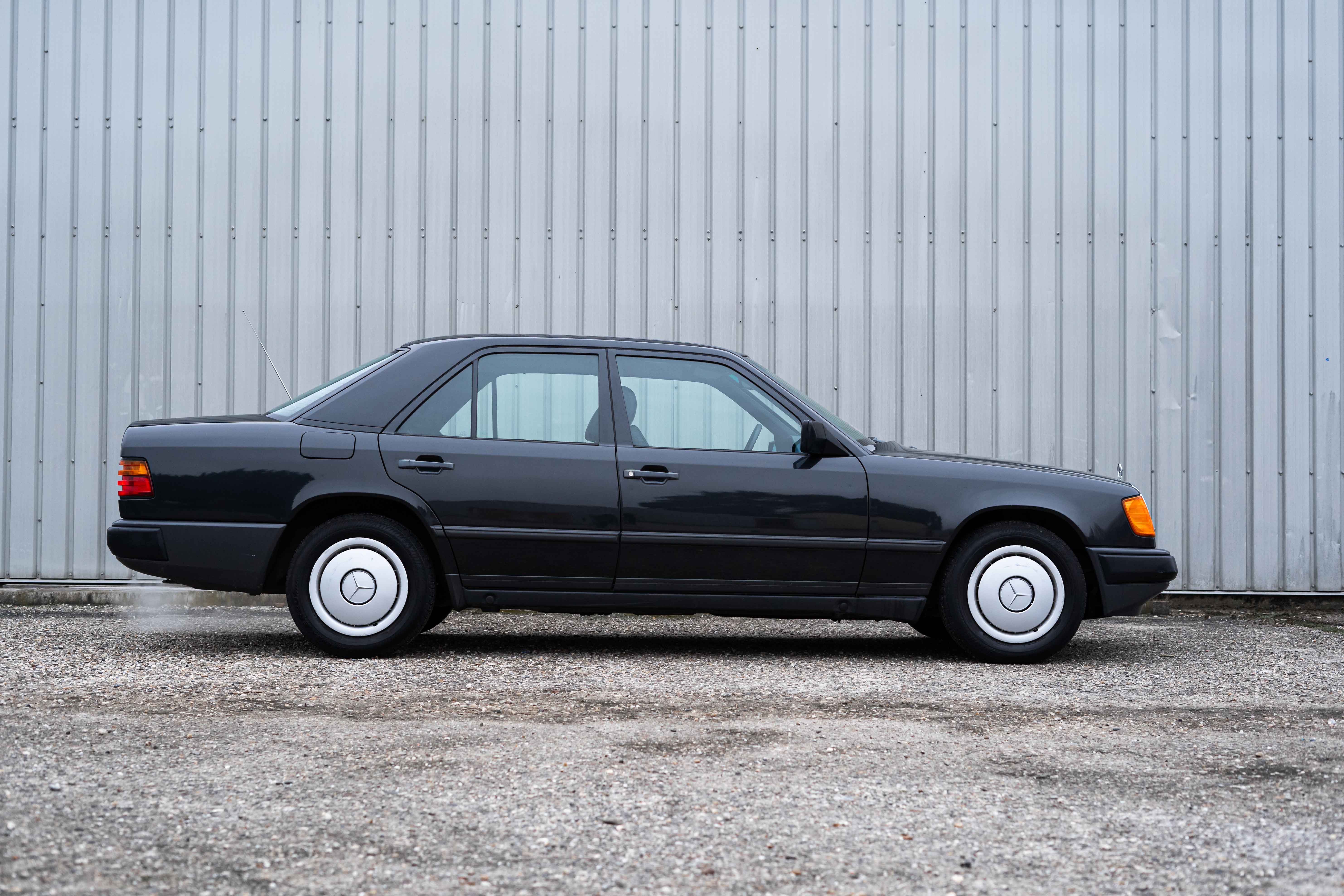 Mercedes W124 300E - 1989