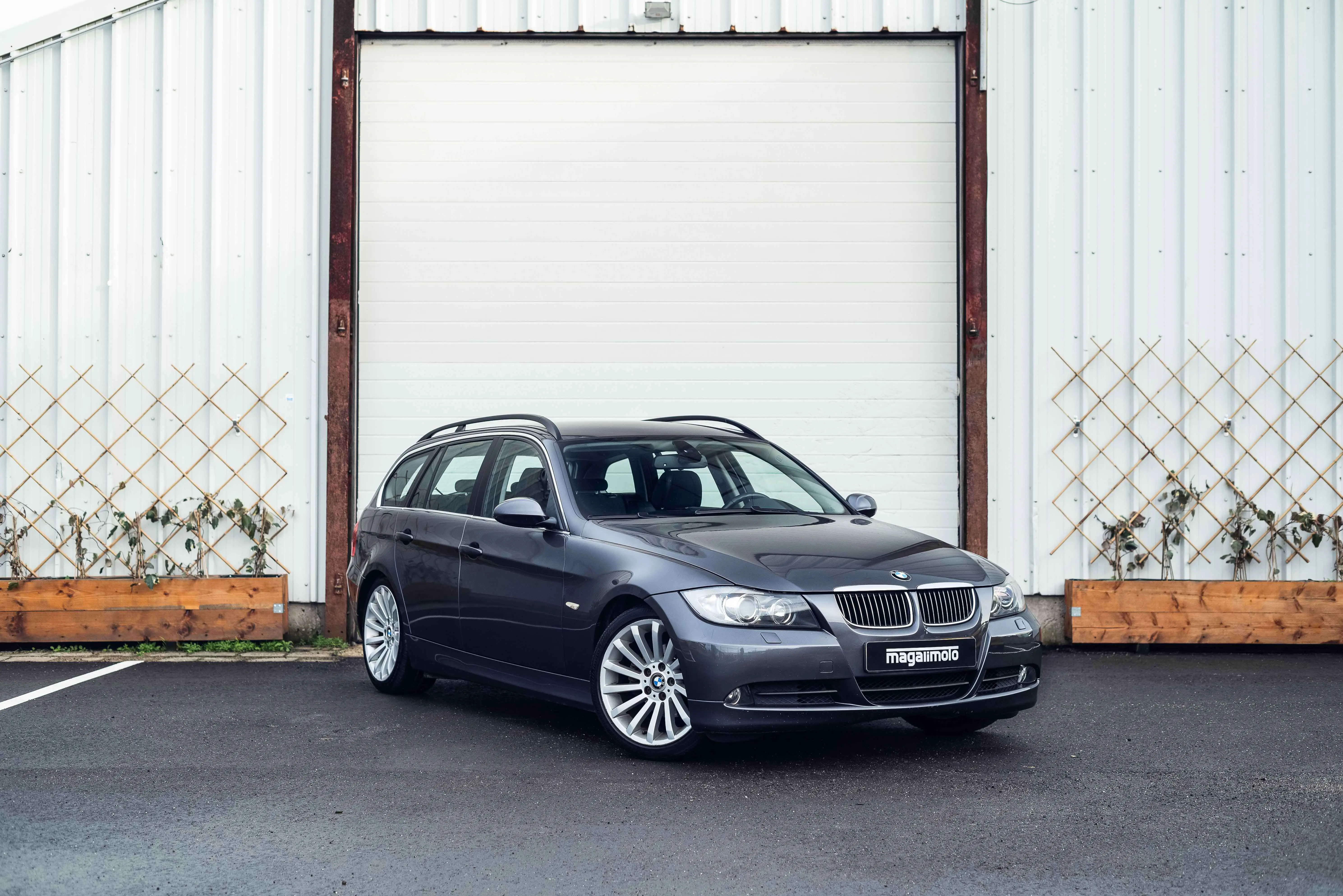 BMW E91 325i