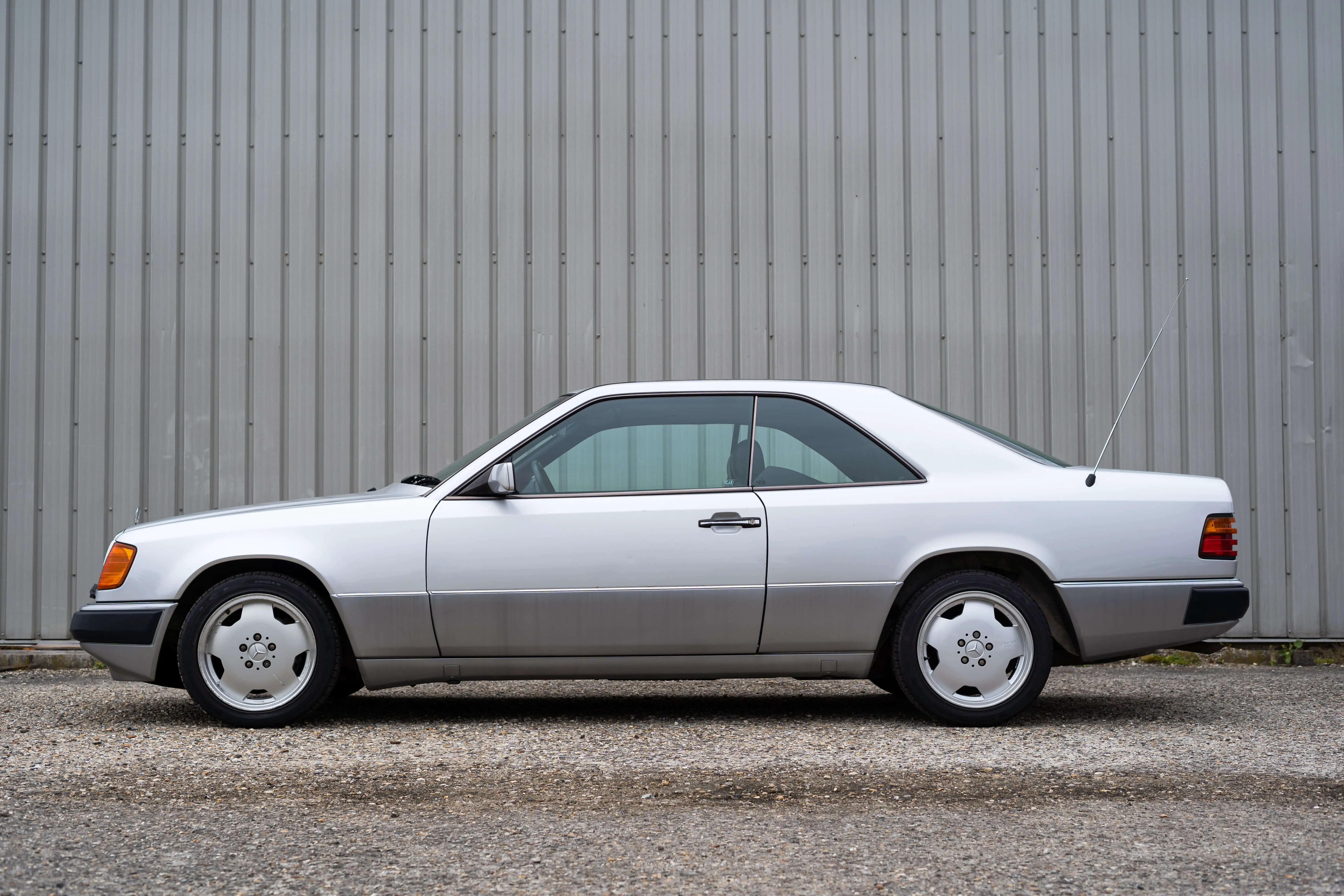 Mercedes Benz W124 - 320CE - 1992