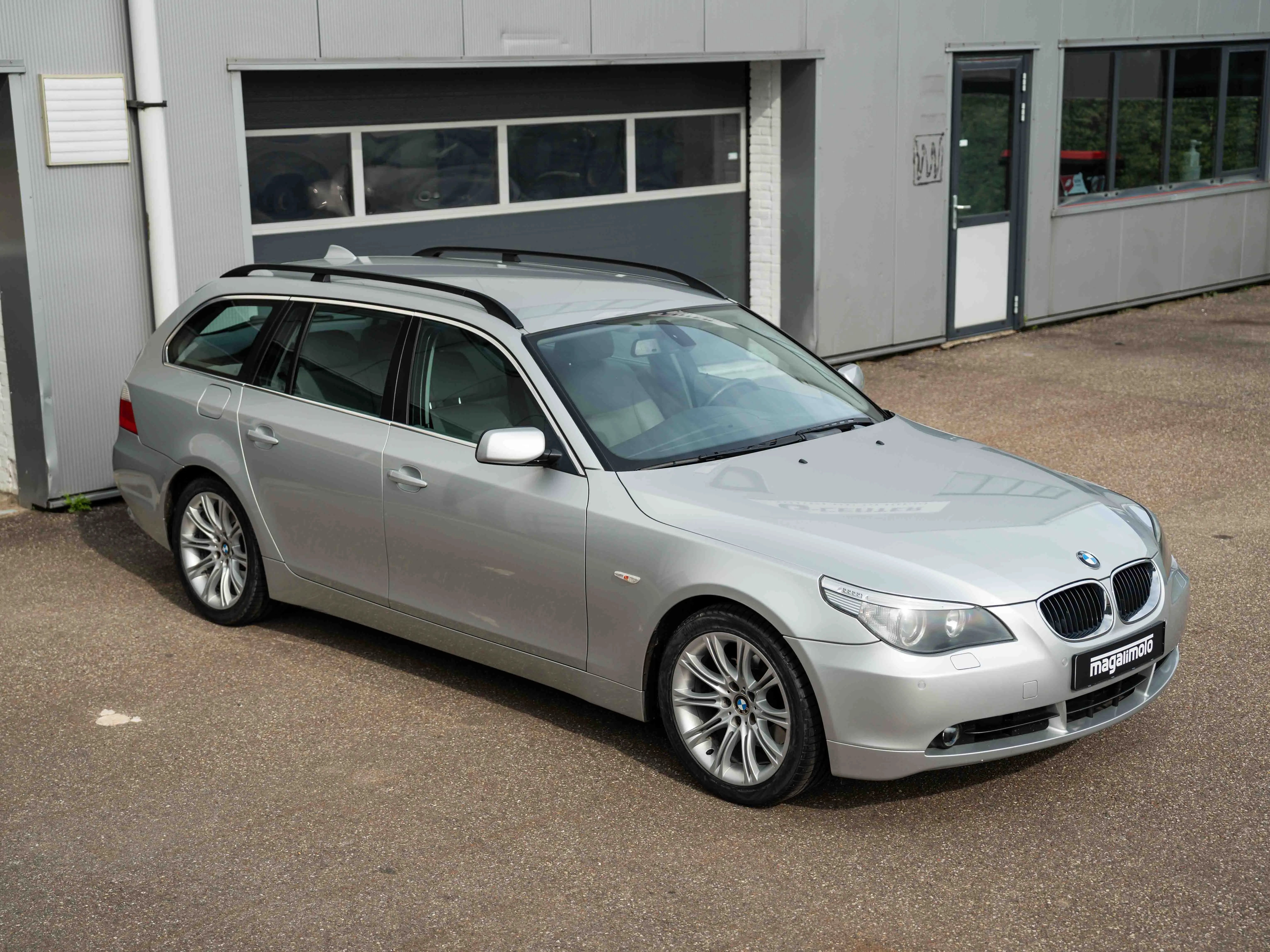 BMW E61 525i