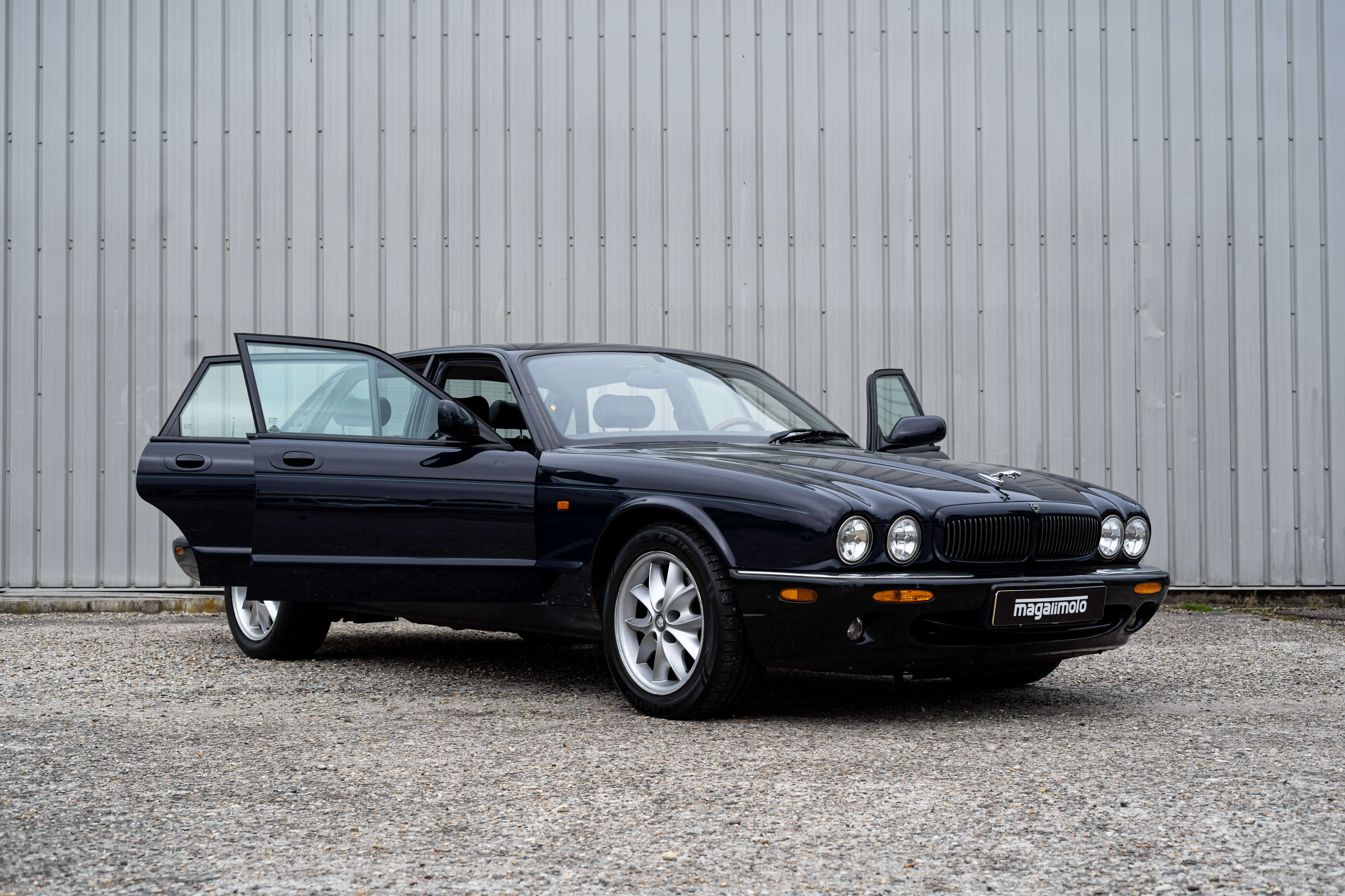 Jaguar X308 - 3.2L V8