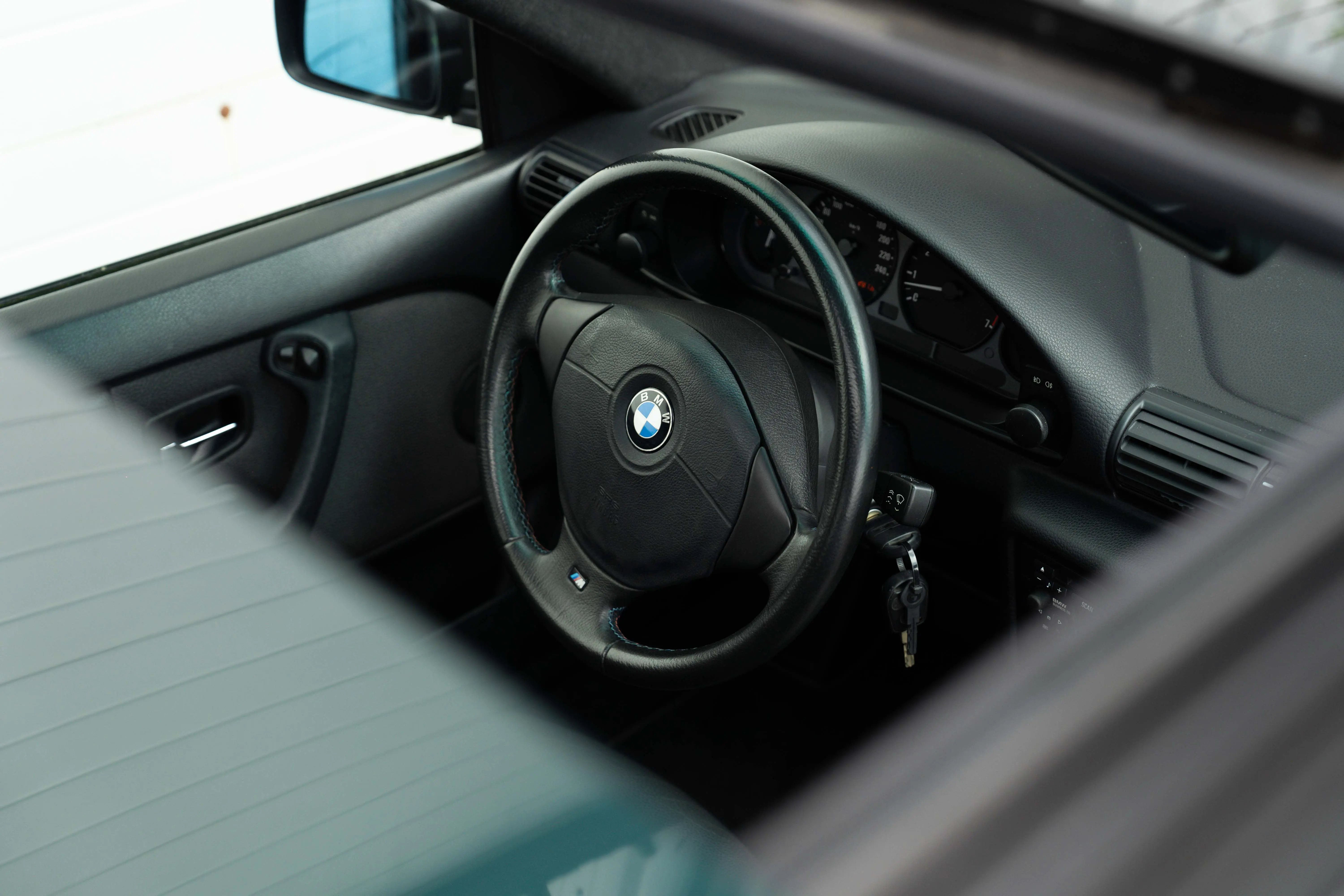 BMW E36 323ti Compact