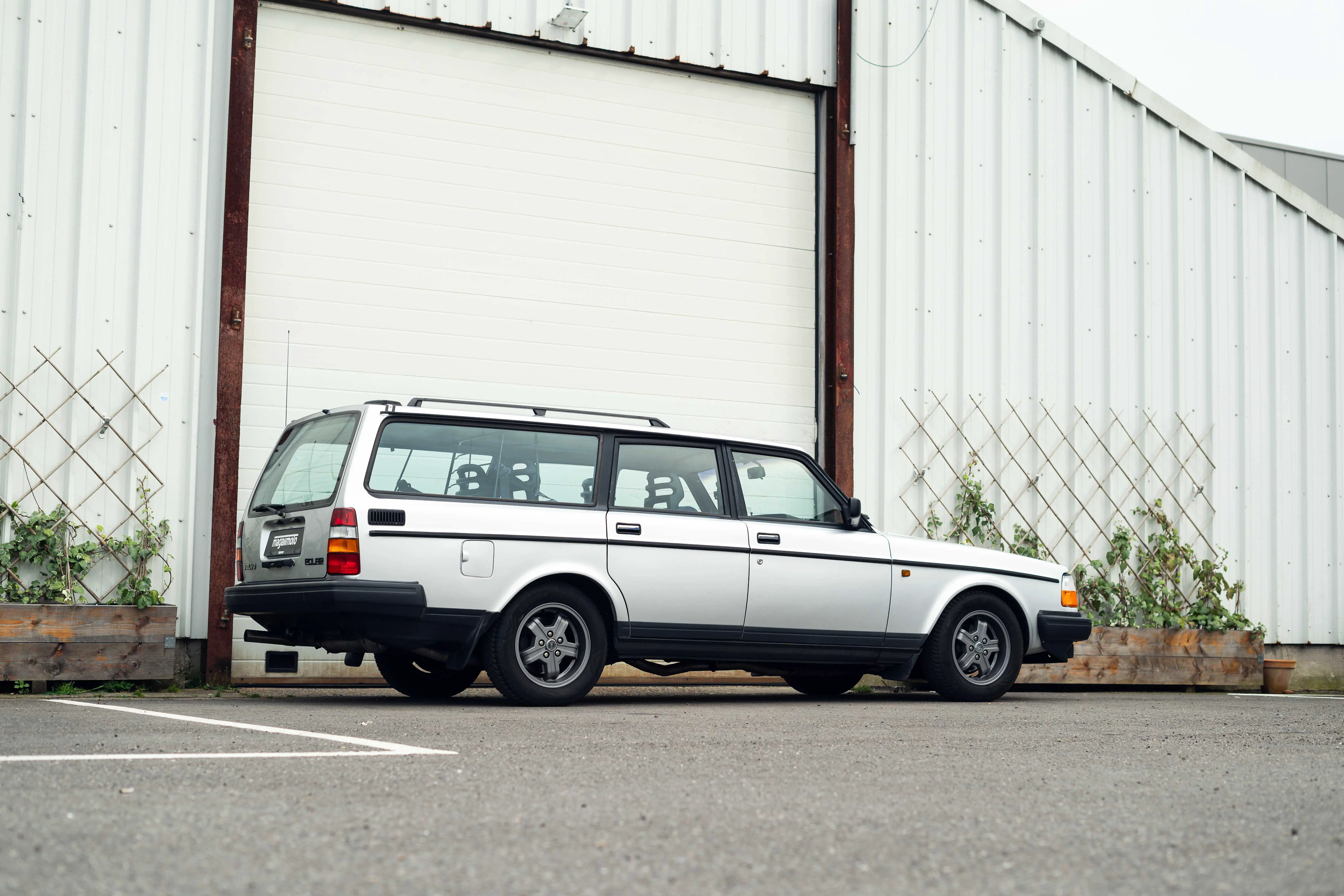 Volvo 245 DL 