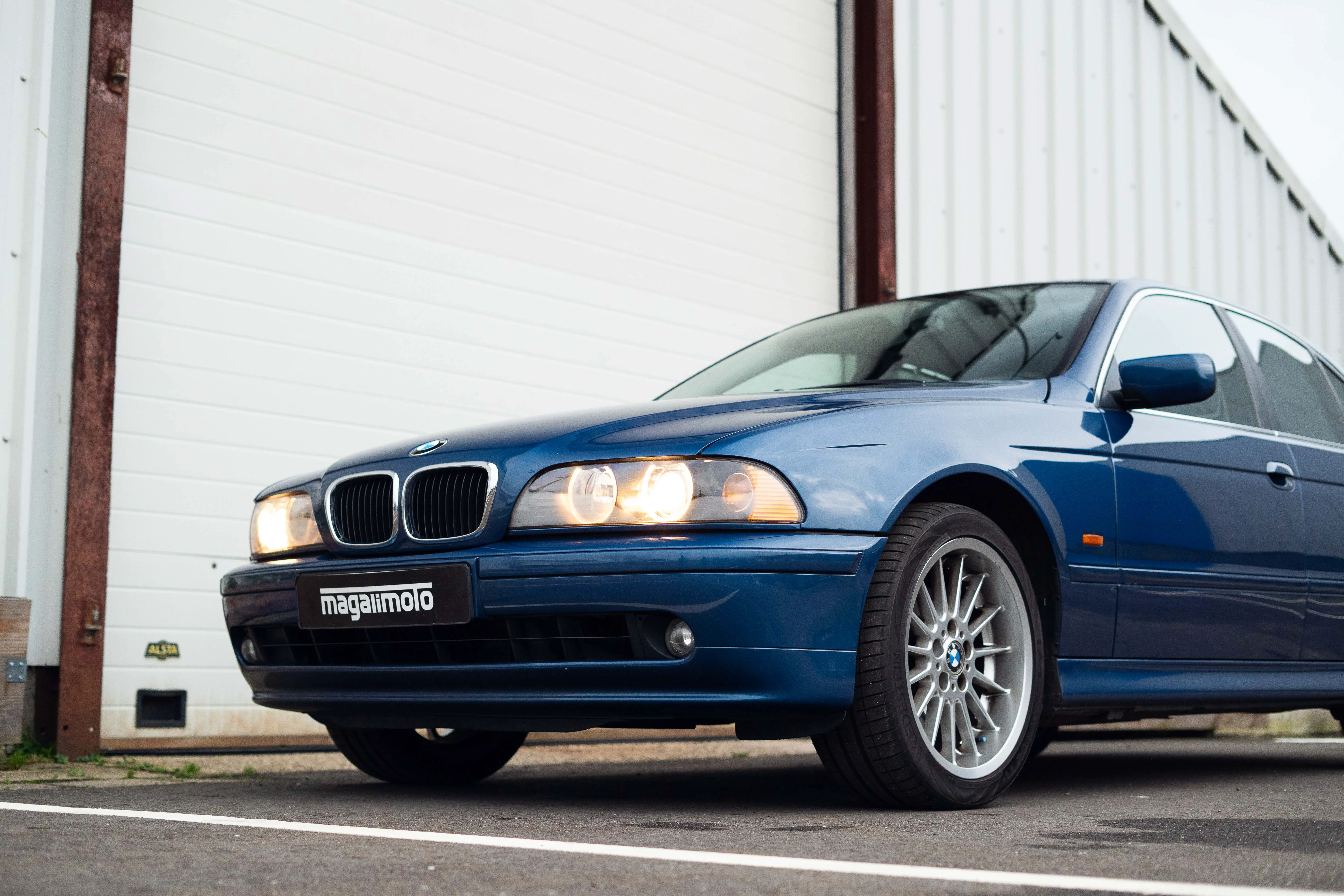 BMW E39 530iA
