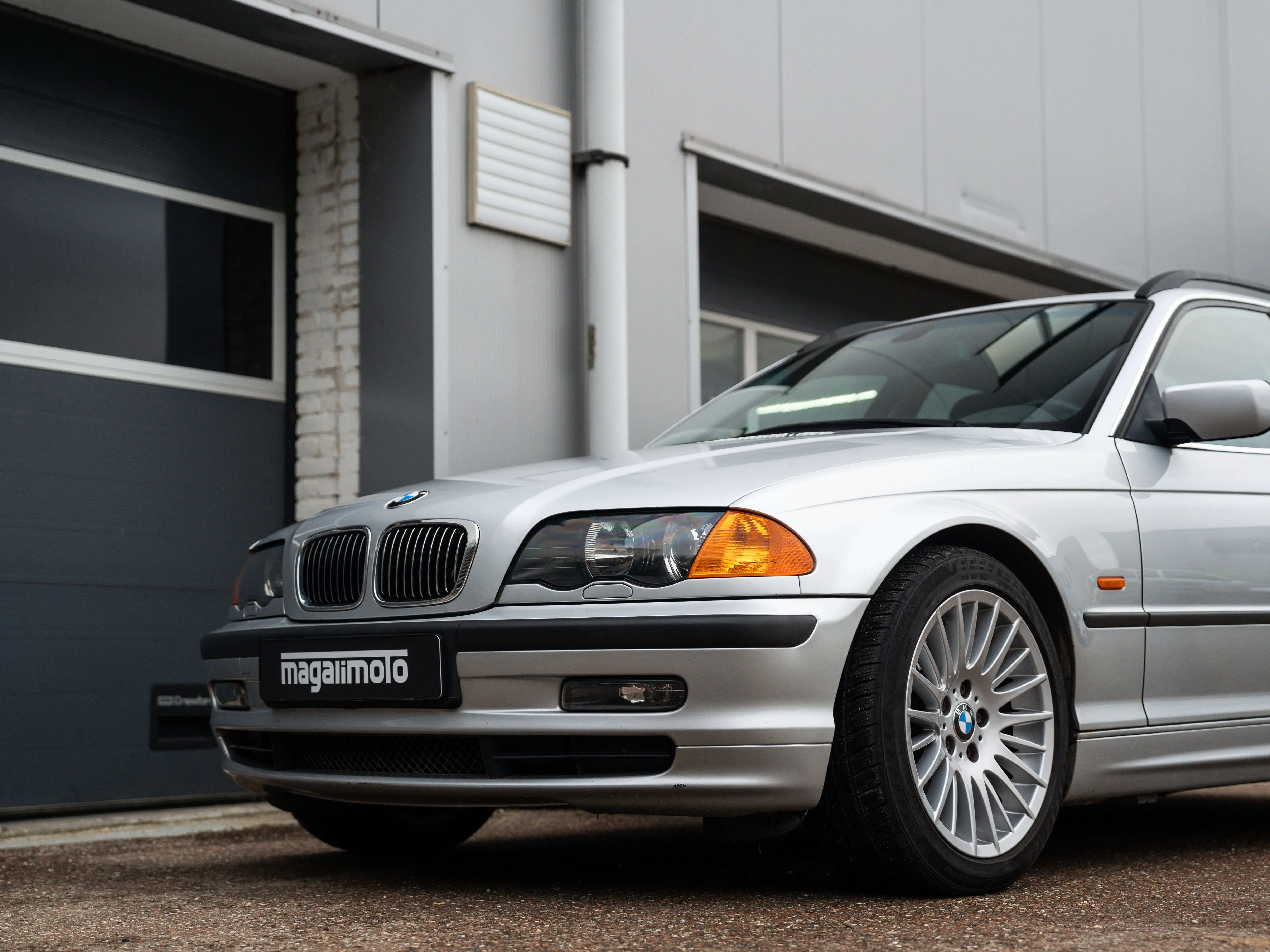 BMW 328i Touring E46