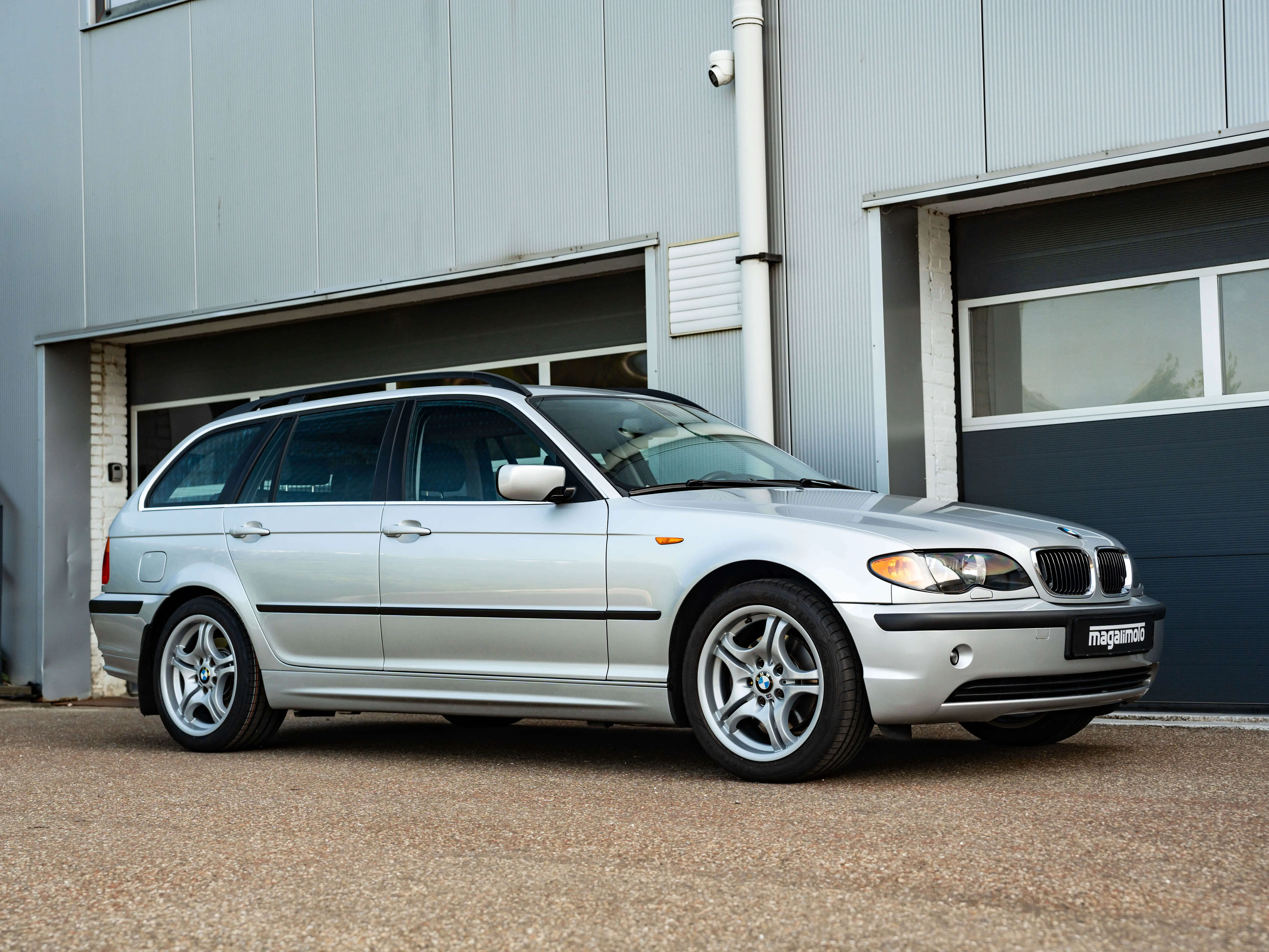 BMW E46 325i Titan Silber - 2002