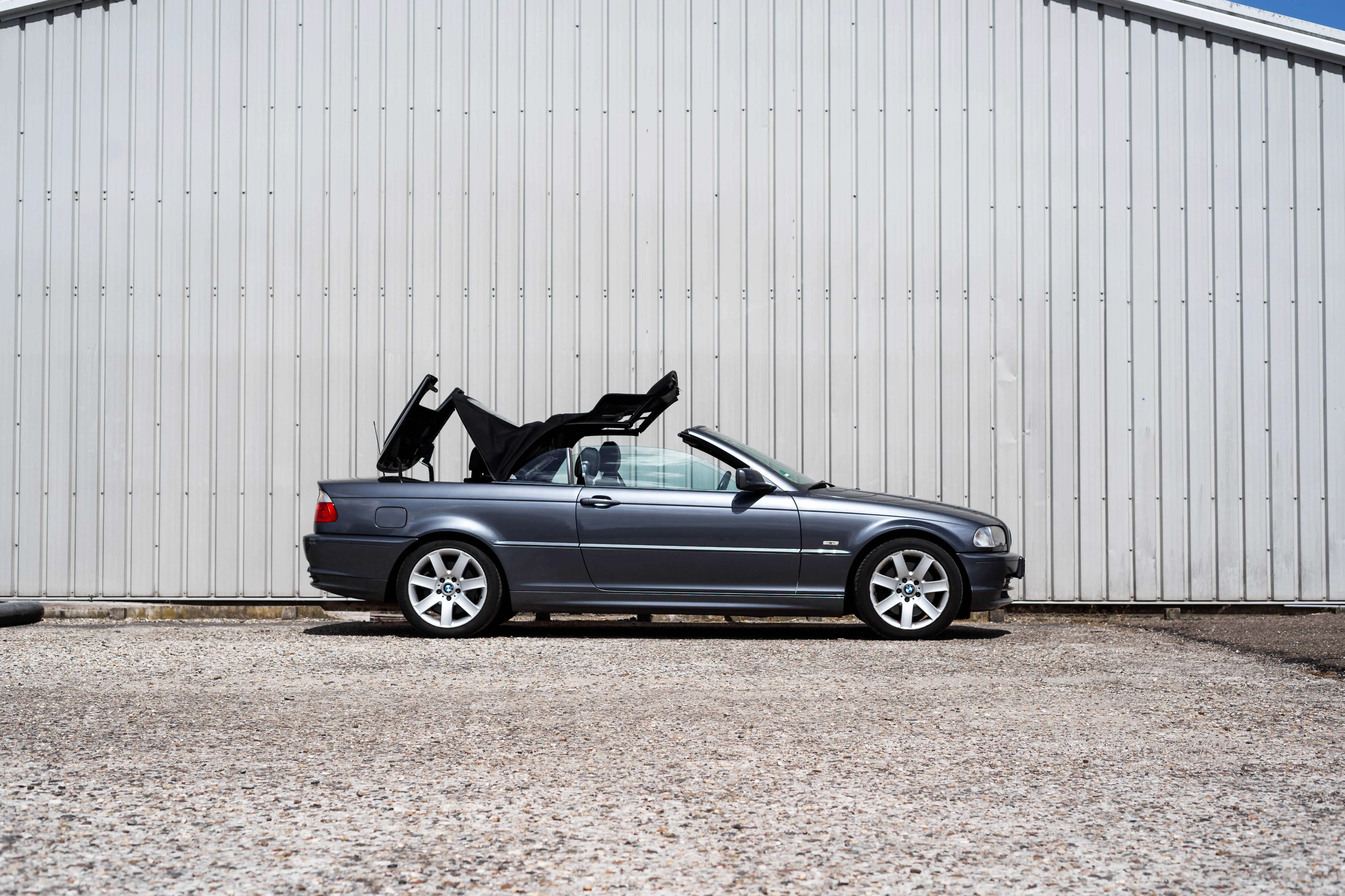BMW E46 330Ci - blauw