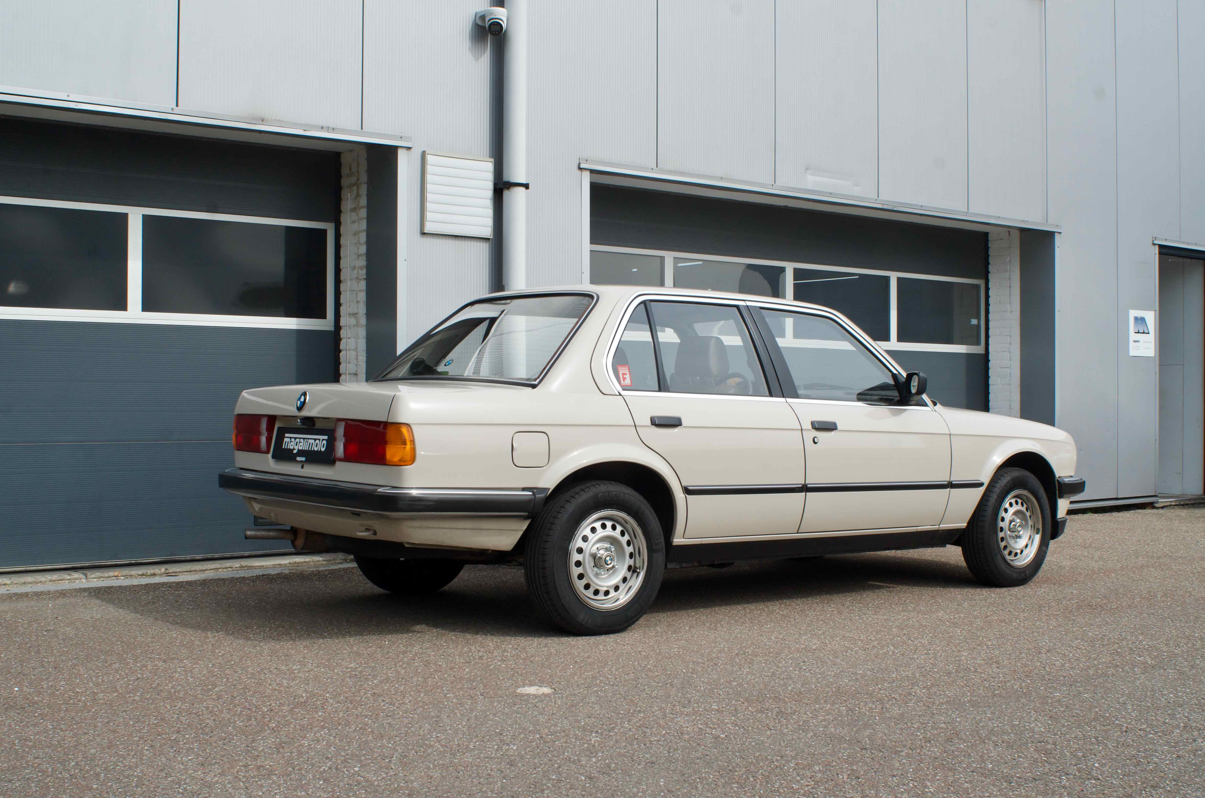BMW 318iA 1985 Gazellen Beige